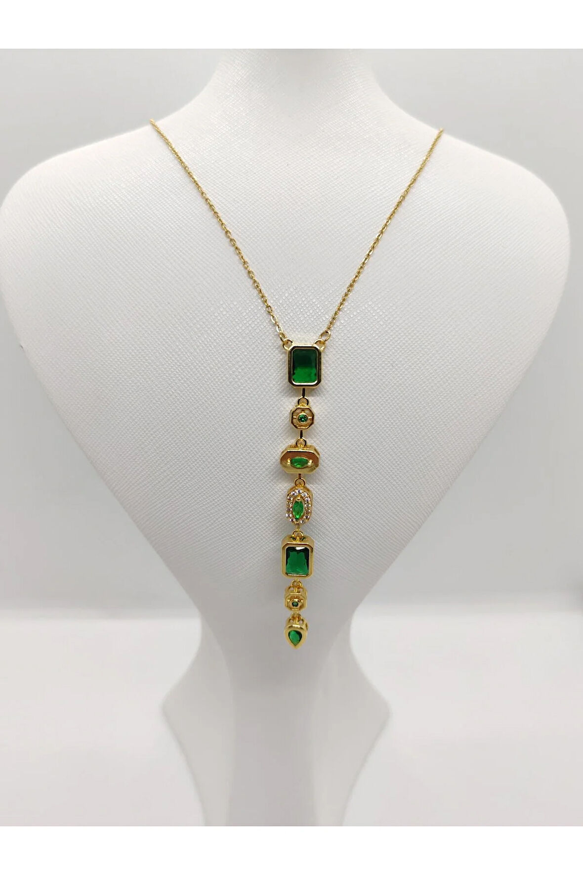 7 Element Figürlü Çelik Kolye Zümrüt Gold