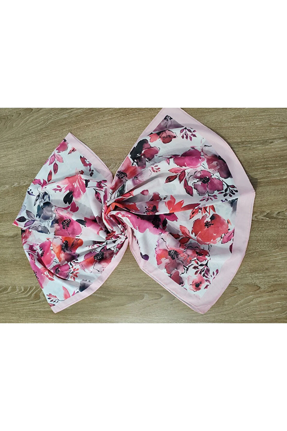 Çiçek Desenli Şal