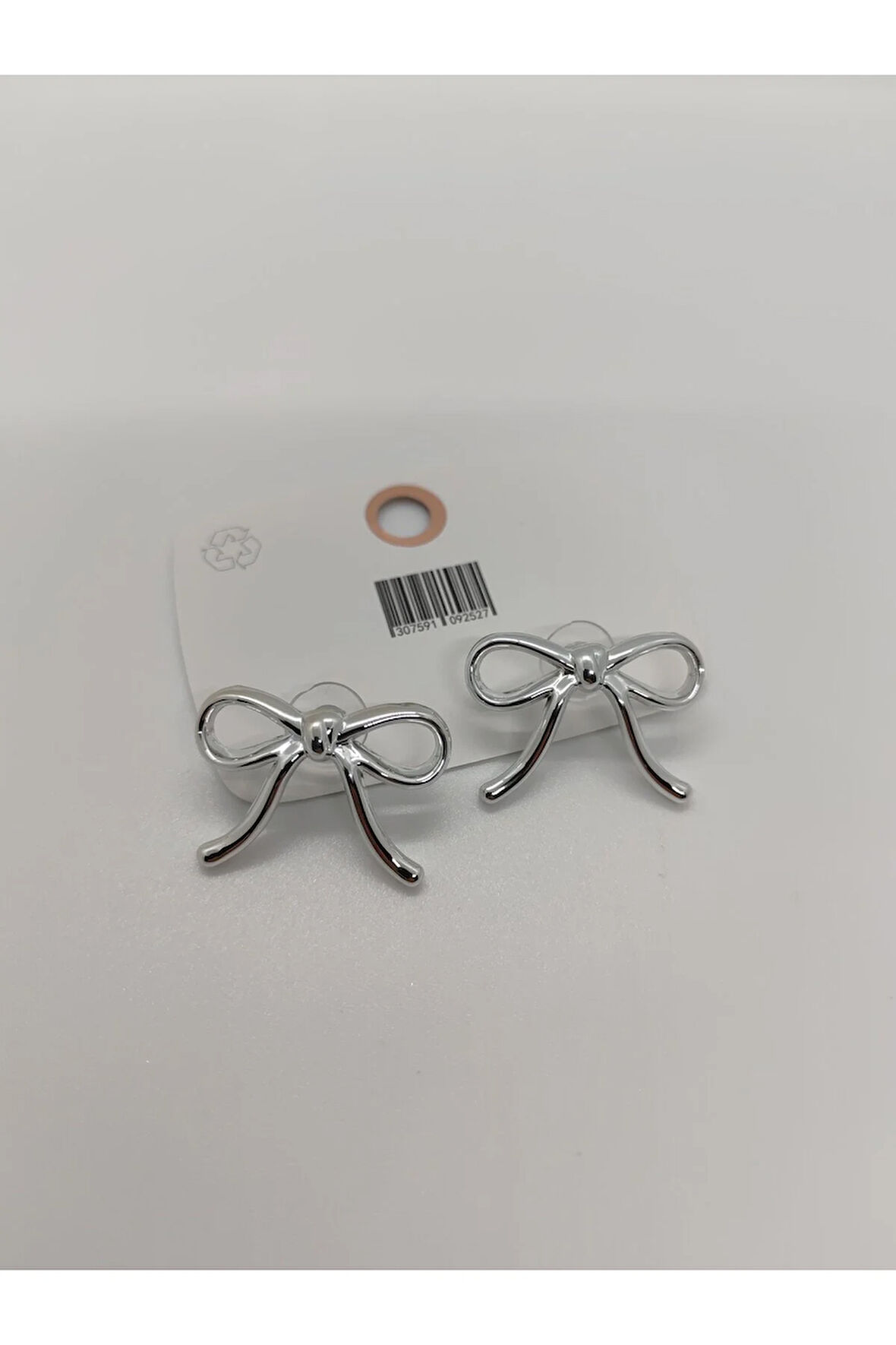 Kurdela Figürlü Silver Renk Küpe