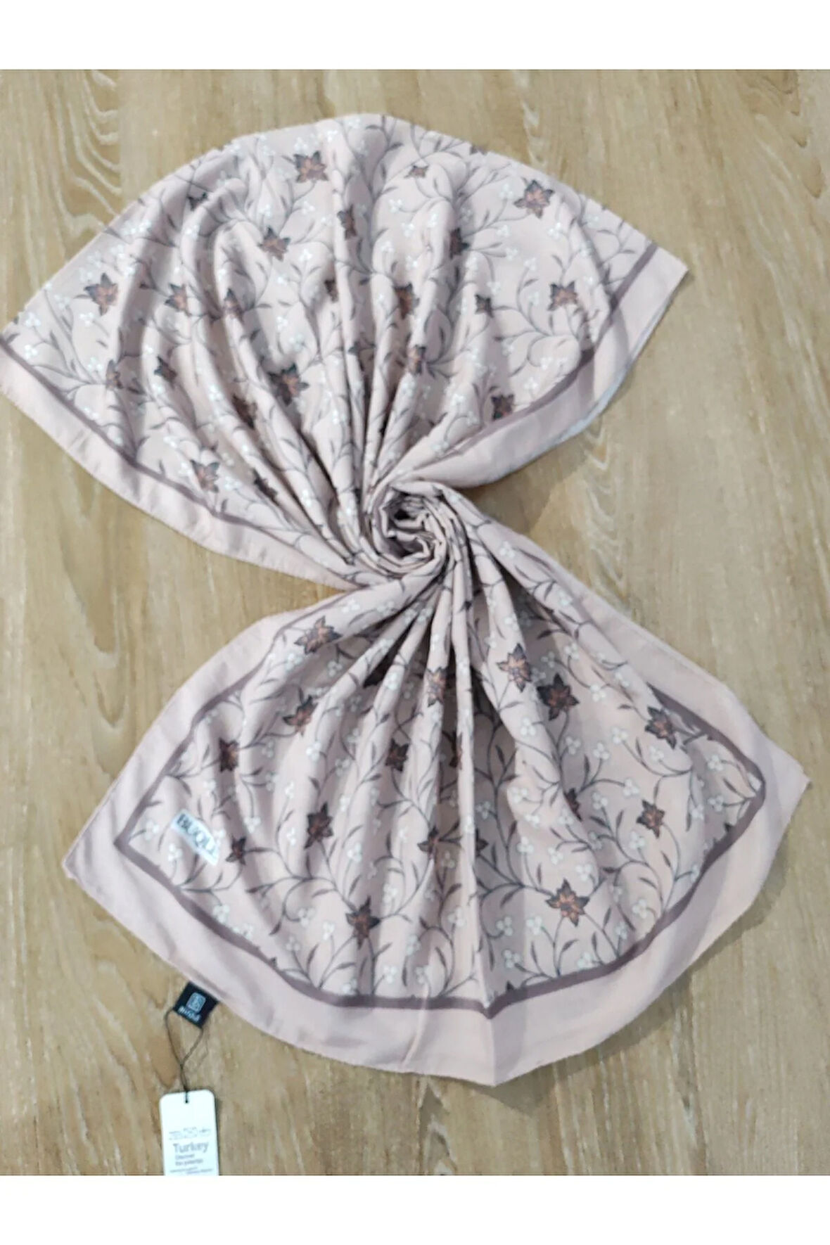 Renkli Desenli Boyun ve Tesettür Şal Ekru