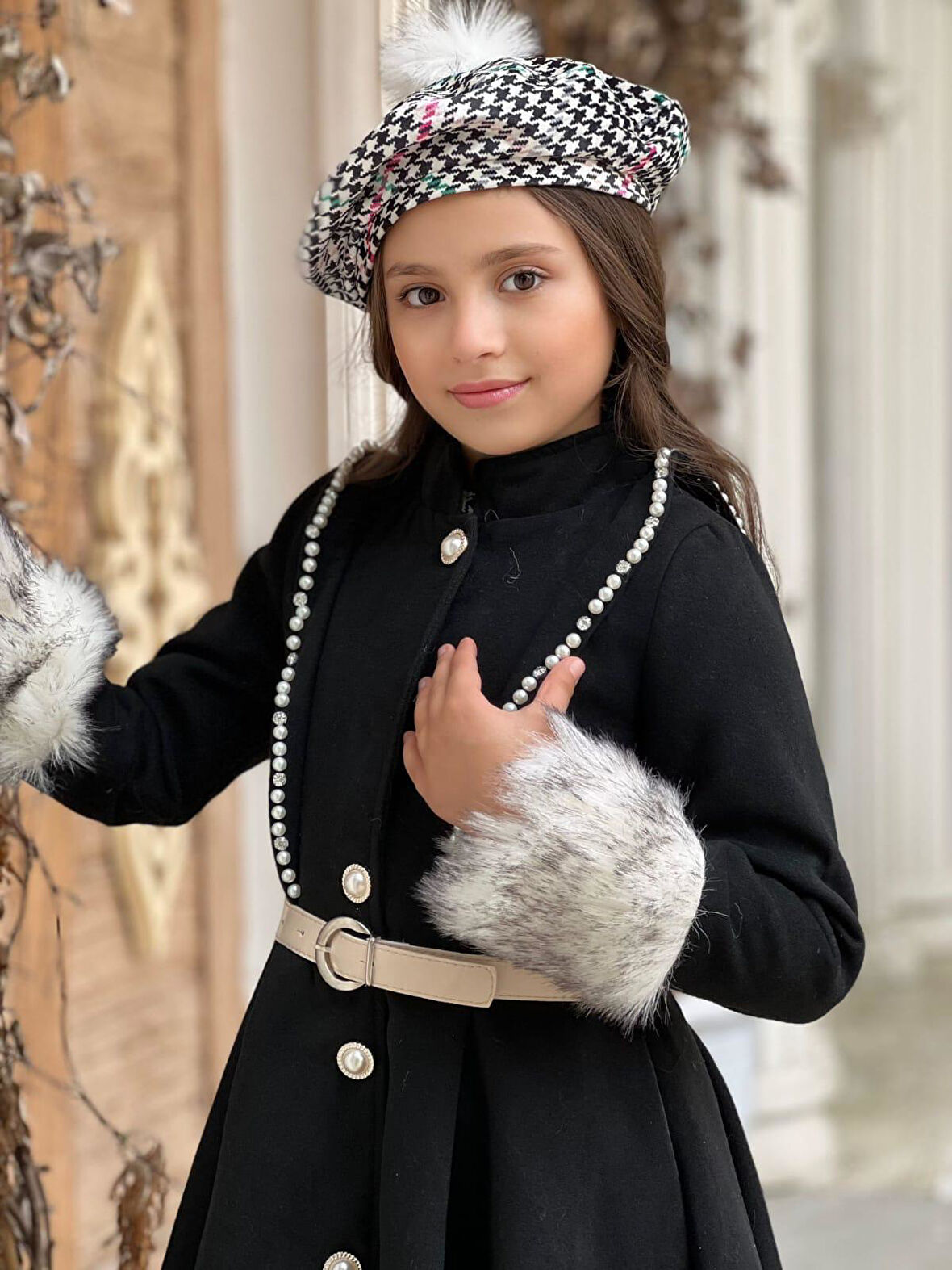 uğurböceğiçocuk Kolu Kürklü İnci Detaylı Kaban Kazayağı Elbise 4'lü Kız Çocuk Takım