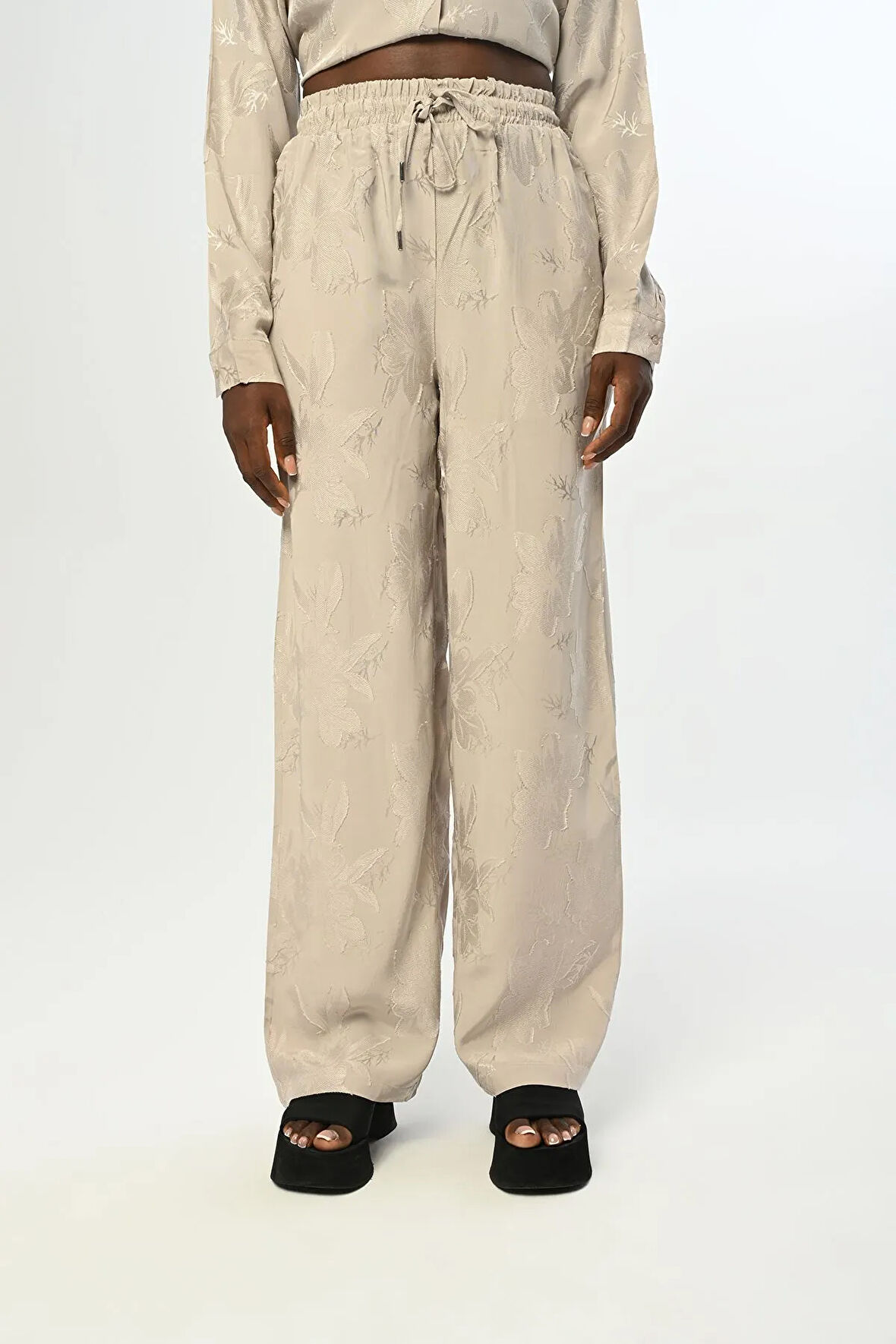 KADIN BELİ LASTİKLİ BOL PAÇA ÇİÇEK DESENLİ PANTOLON