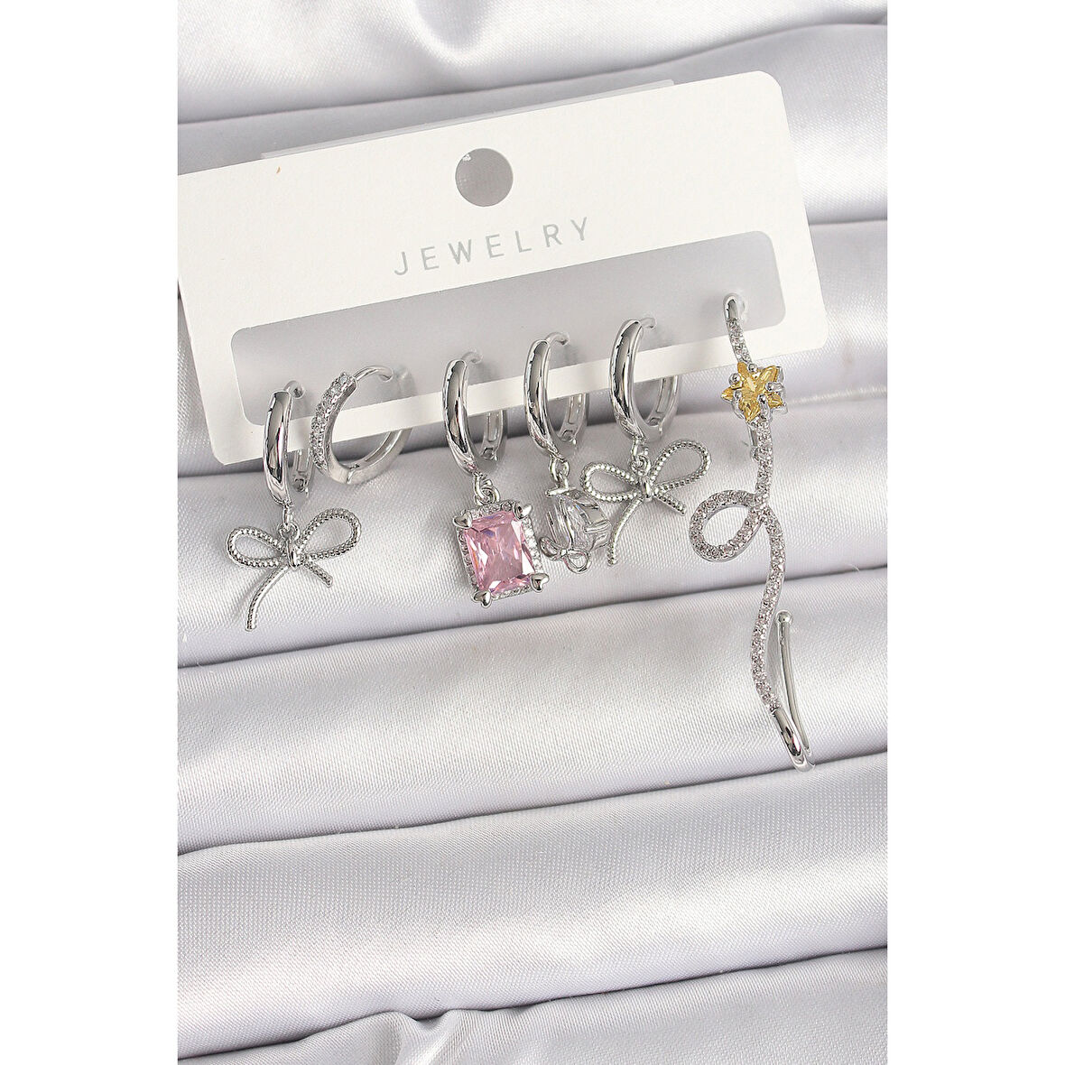 Pirinç Gümüş Renk Sallantı Kurdele Kuyruklu Yıldız Figür Pembe Kare Zirkon Taş Detay Kadın Küpe Seti