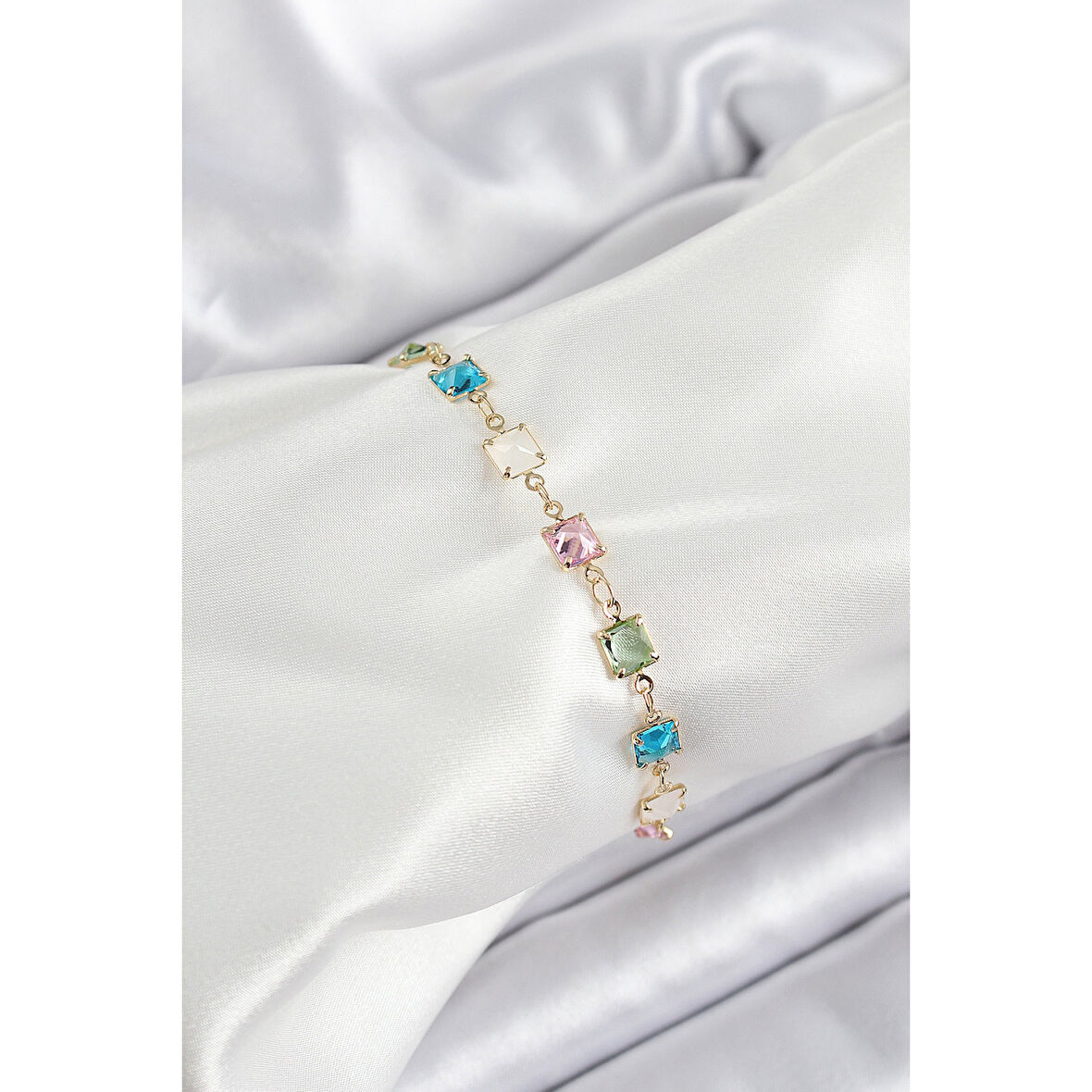 Pirinç Gold Renk Karışık Renk Kare Zirkon Taşlı Kadın Bileklik