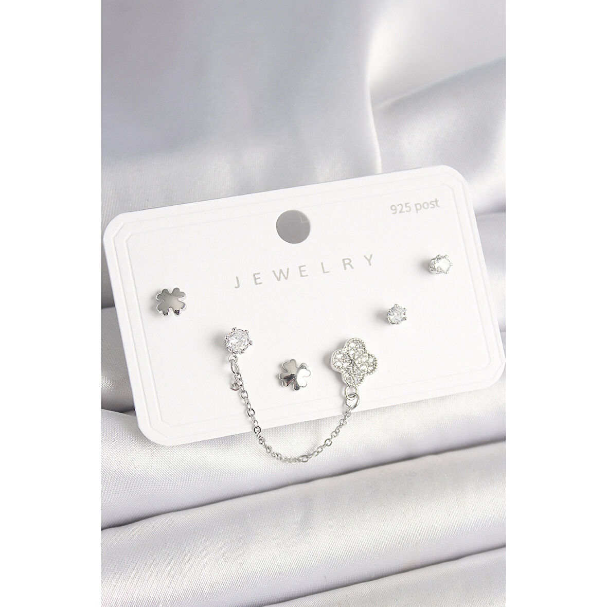 925 Ayar Gümüş Çivi Pirinç Gümüş Renk Zirkon Taşlı Yonca Model Sallantı Zincir Detay Kadın Küpe Seti