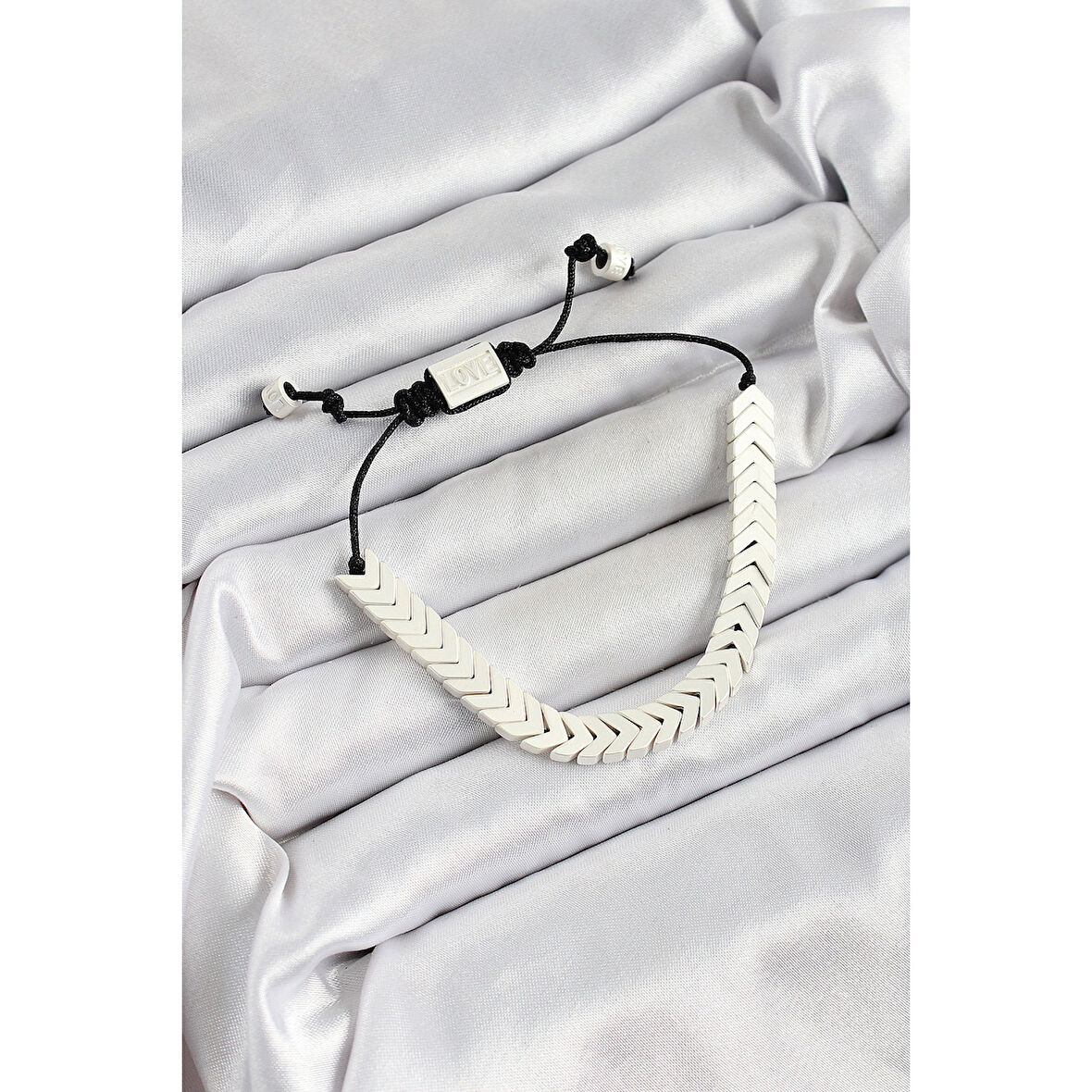 Pirinç Asansörlü Beyaz Juju Kadın Bileklik