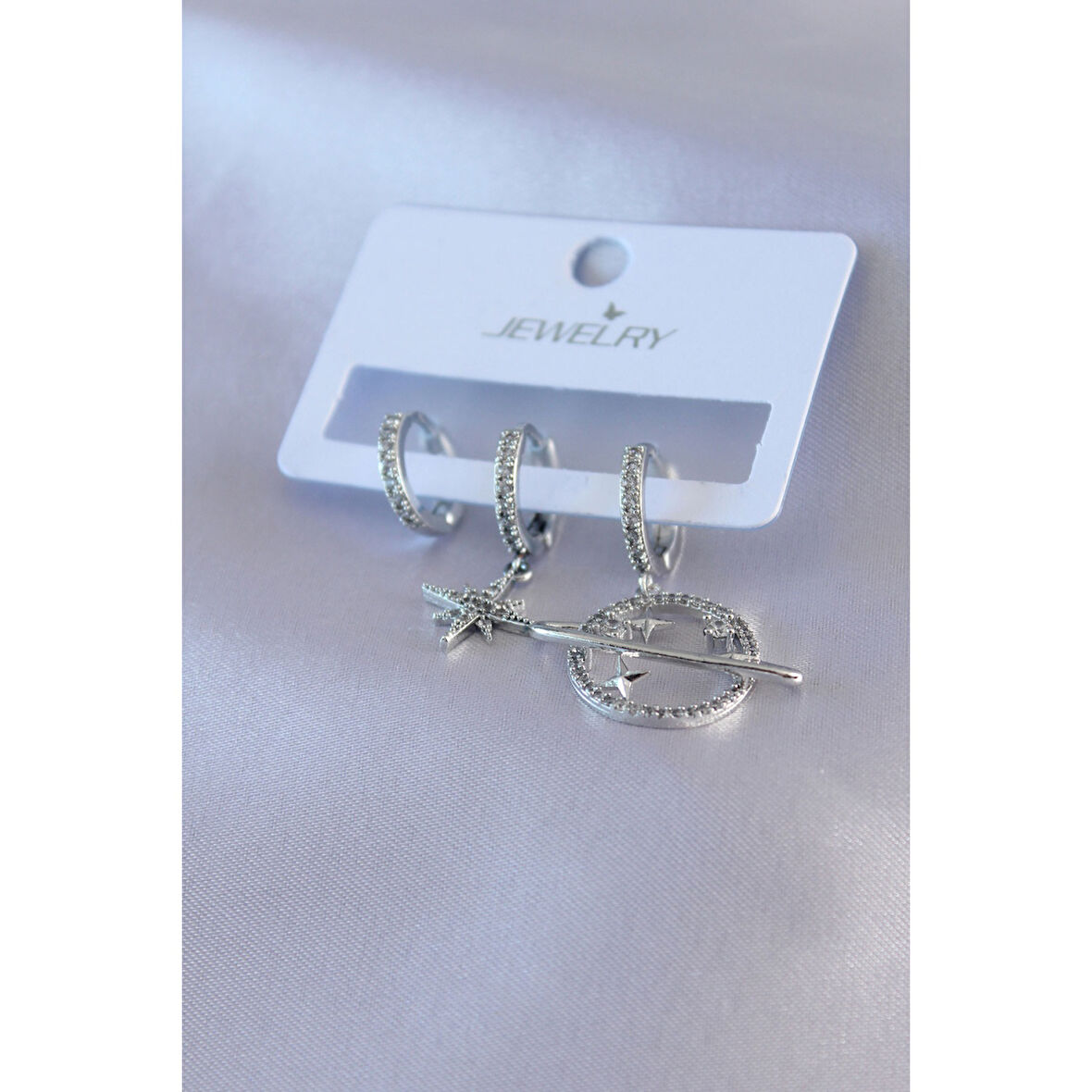 Gümüş Renk Zirkon Taşlı Yıldız Model Pirinç Kadın Küpe