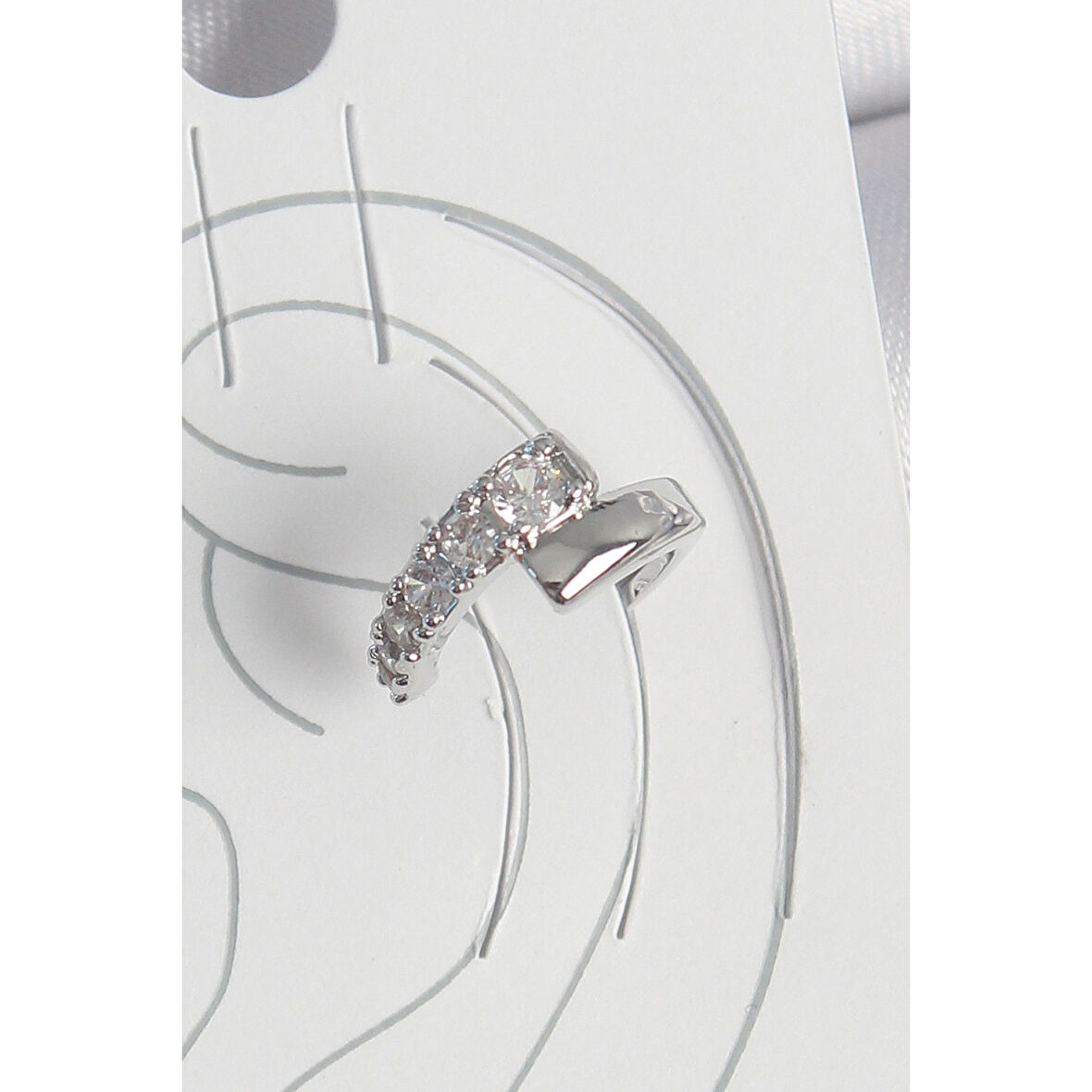 Pirinç Gümüş Renk Zirkon Taşlı Kadın Kıkırdak Küpe