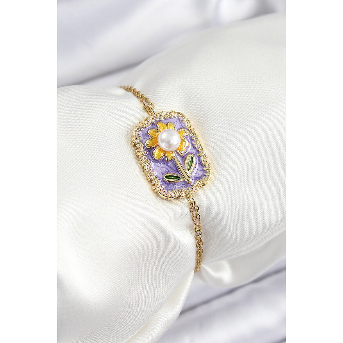 316L Çelik Zincir Mor Mineli Sanatsal Portre İnci Detaylı Papatya Model Gold Renk Kadın Bileklik