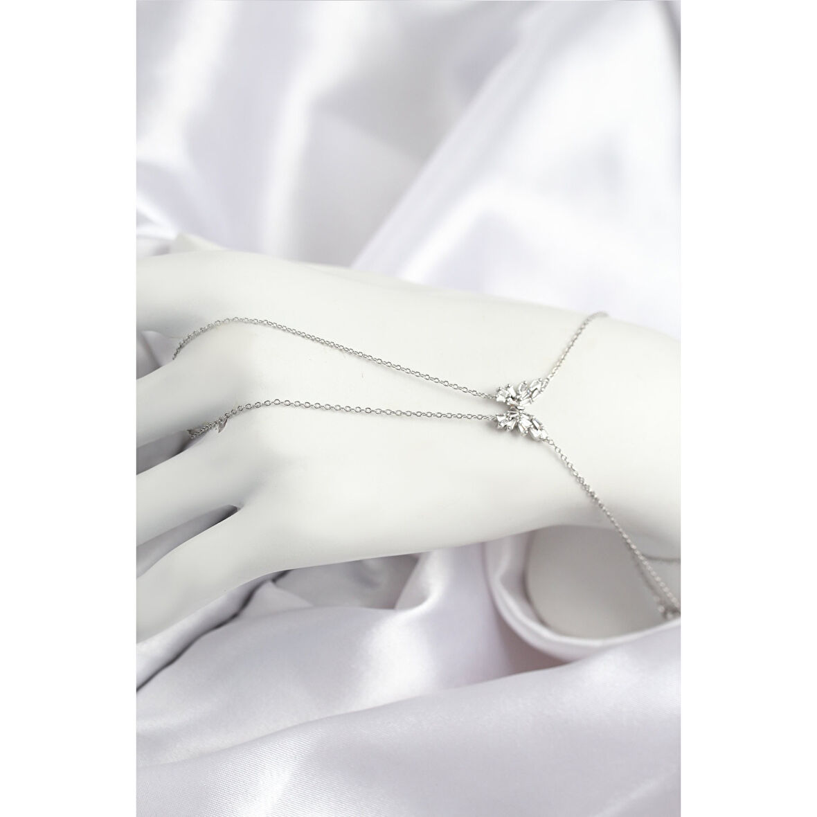 Pirinç Zirkon Taşlı Kelebek Model Gümüş Renk Şahmeran