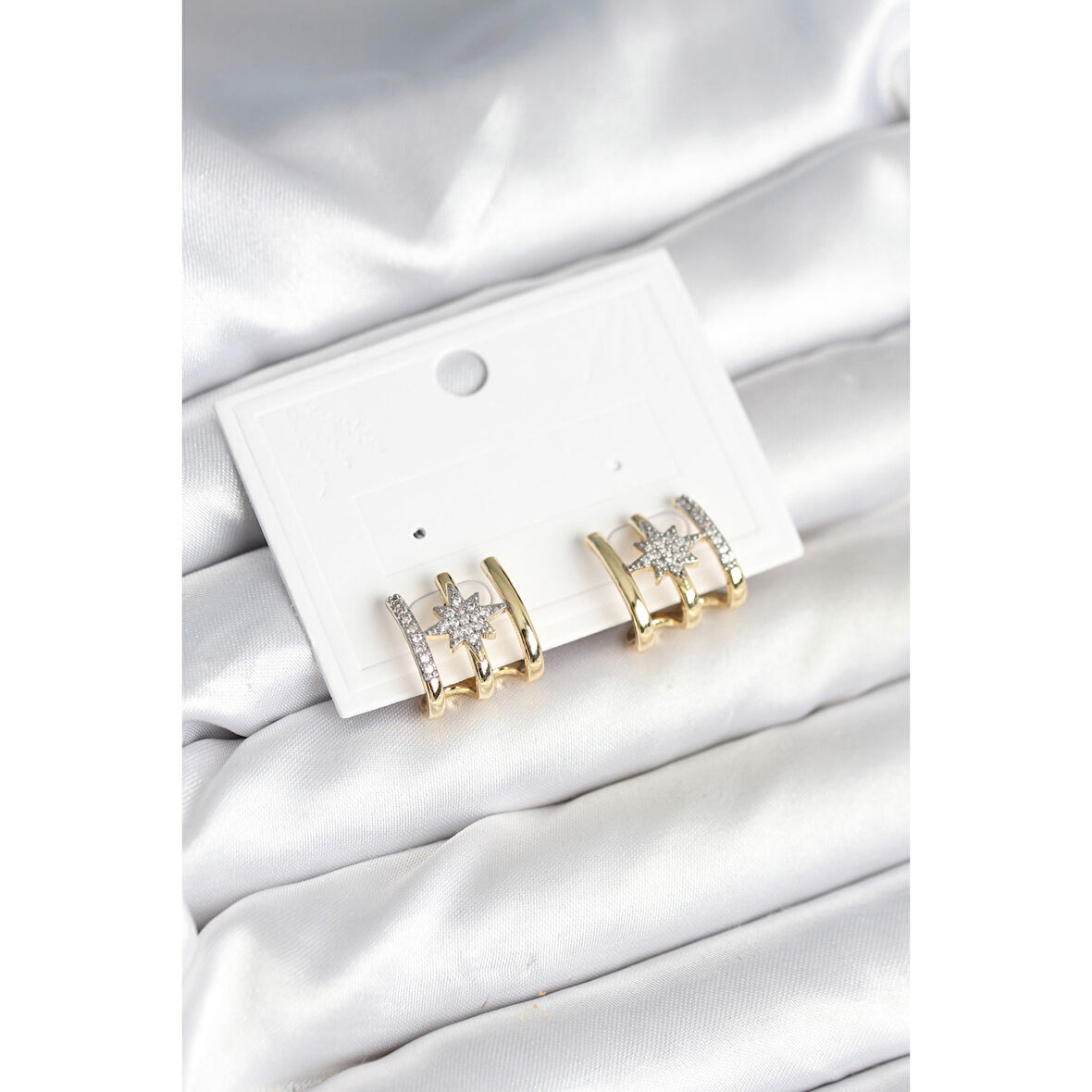 Kaburga Model Kutup Yıldızı Detaylı Gold Renk Kadın Küpe