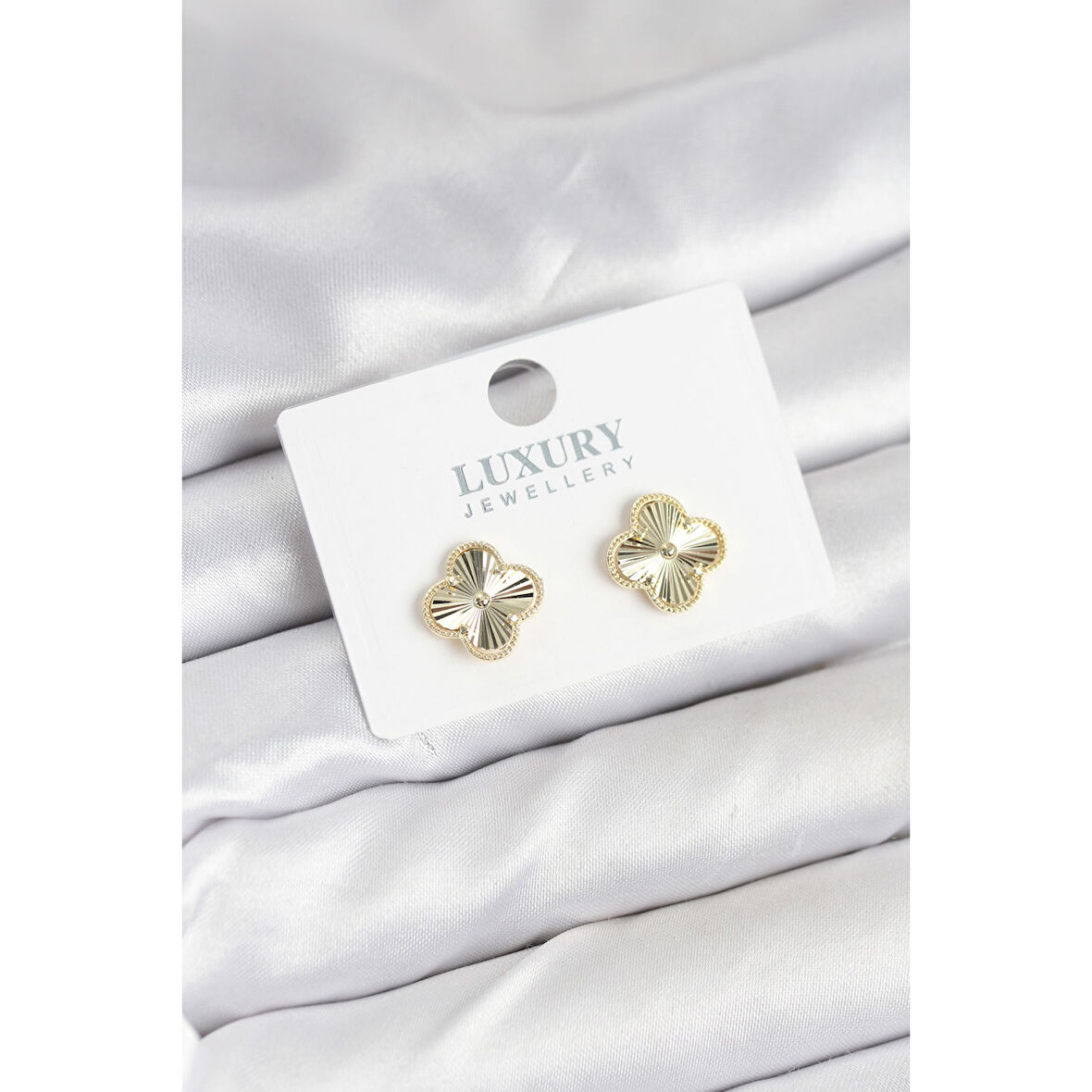 Pirinç Gold Renk Tekli Yonca Kadın Küpe