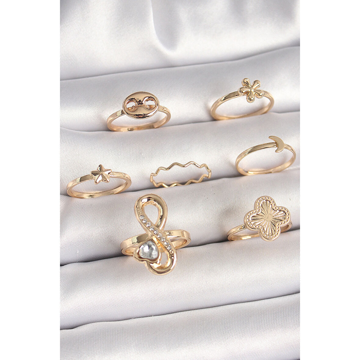 Pirinç Gold Renk Zirkon Taşlı Sonsuzluk Figür Yıldız Detay Kadın Yüzük Kombini