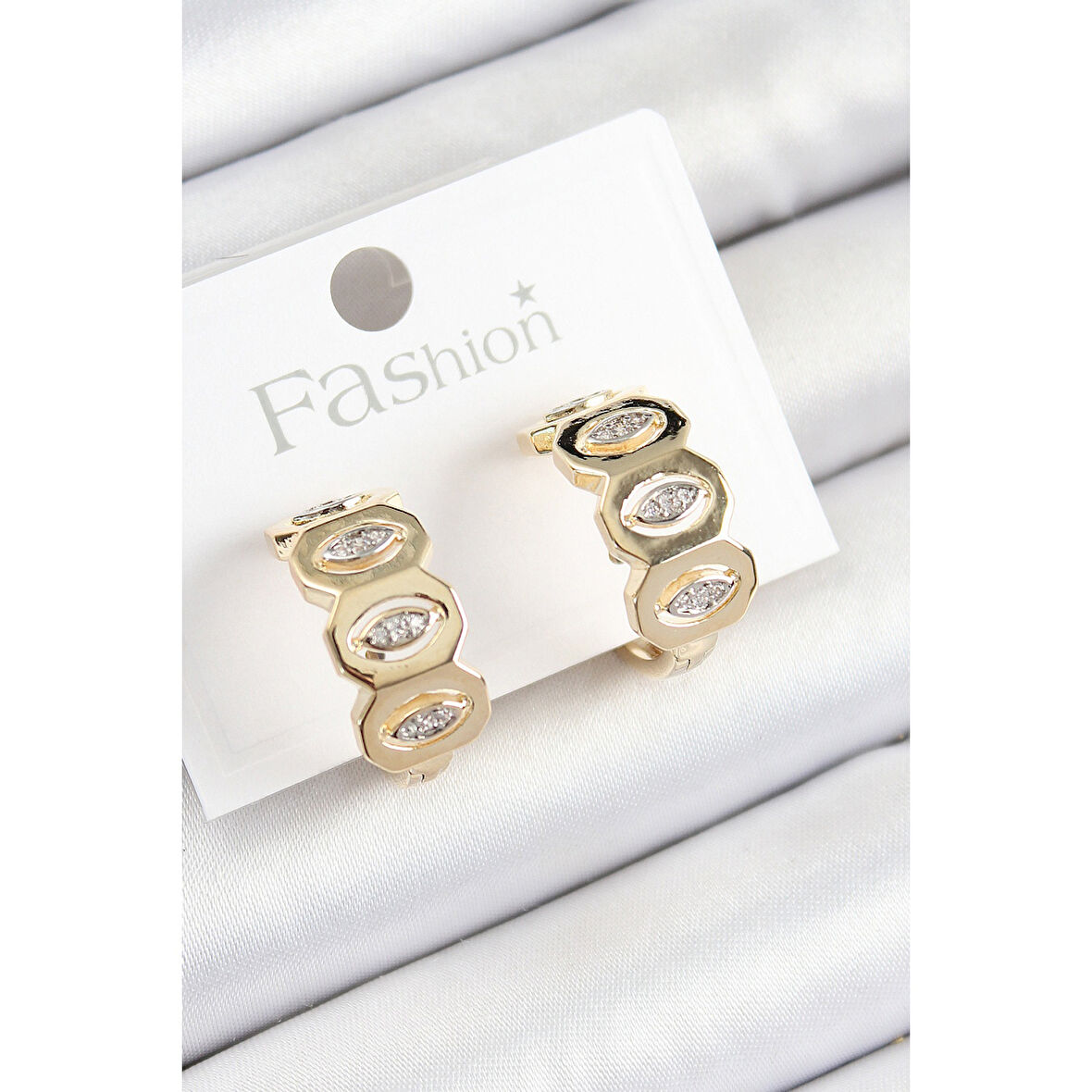 Pirinç Zirkon Taşlı Damla Figürlü Halka Model Gold Renk Kadın Küpe