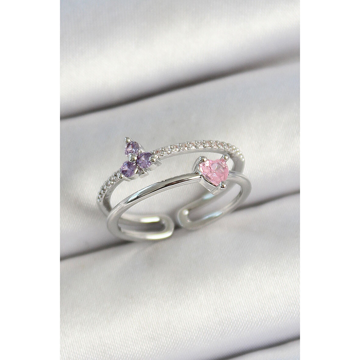 Pirinç Kalp Ve Çiçek Figürlü Zirkon Taşlı Gümüş Renk Ayarlanabilir Kadın Yüzük