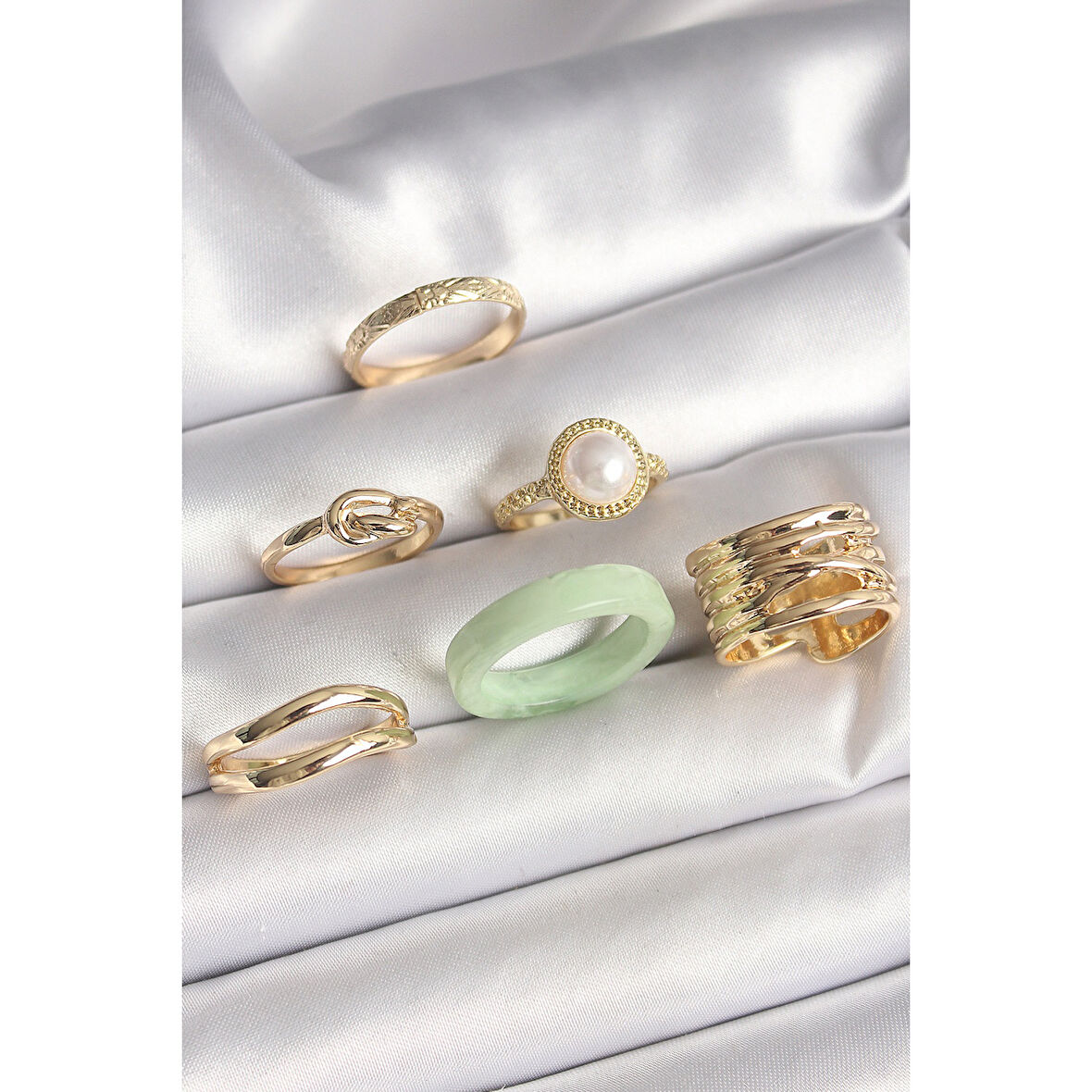 Pirinç Gold Renk Düğüm Model İncili İşlemeli Plaka Model 6'Lı Kadın Yüzük Seti