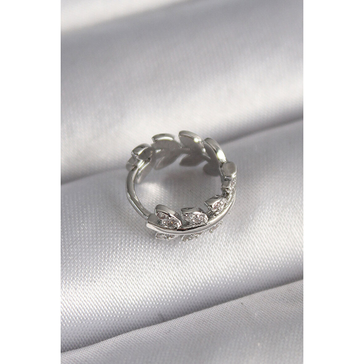 316l Çelik Gümüş Renk Zirkon Taşlı Yaprak Model Tragus Piercing - Tj-pr1303