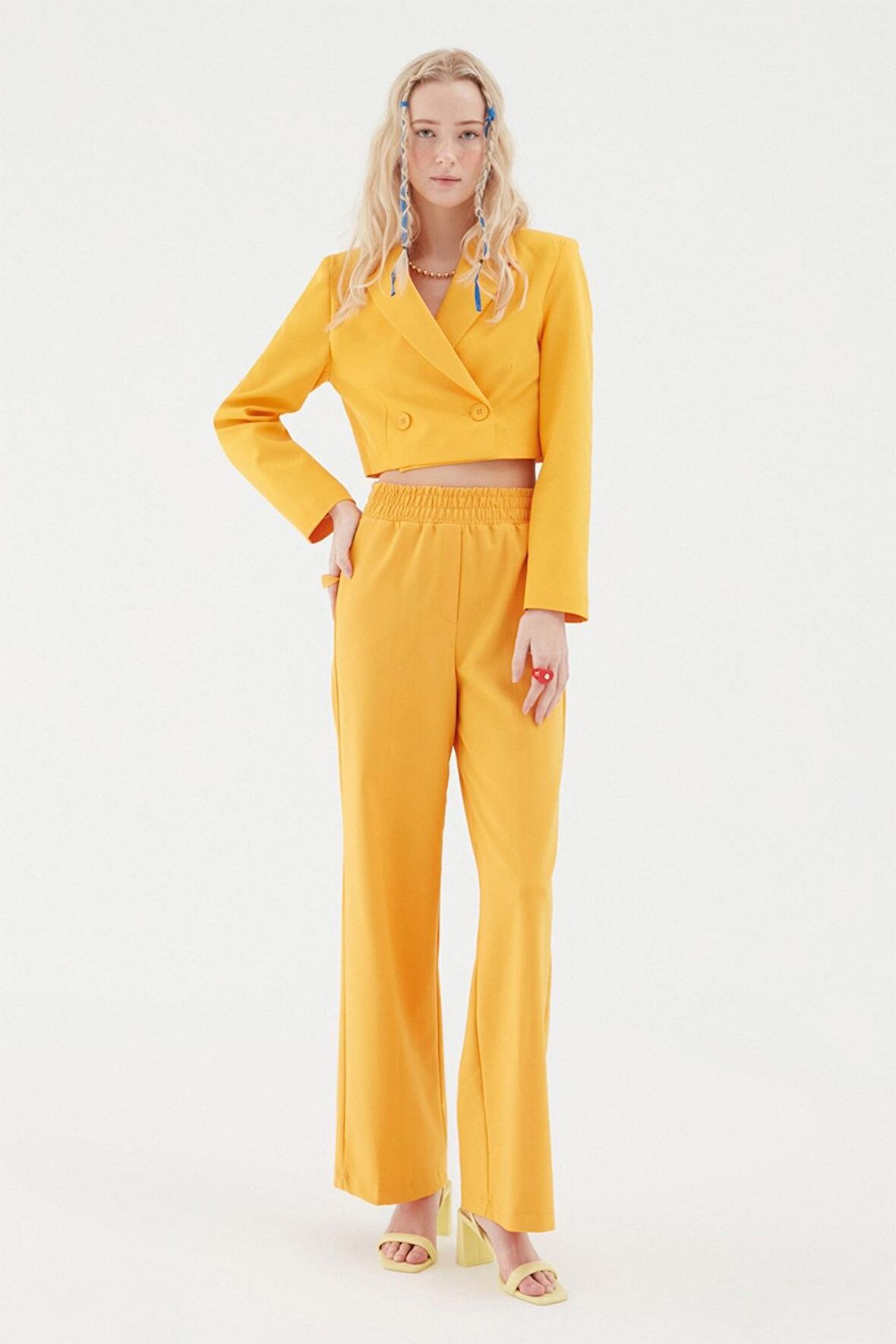 Quzu Kadın Turuncu Tek Düğmeli Crop Ceket (22K50930-10)