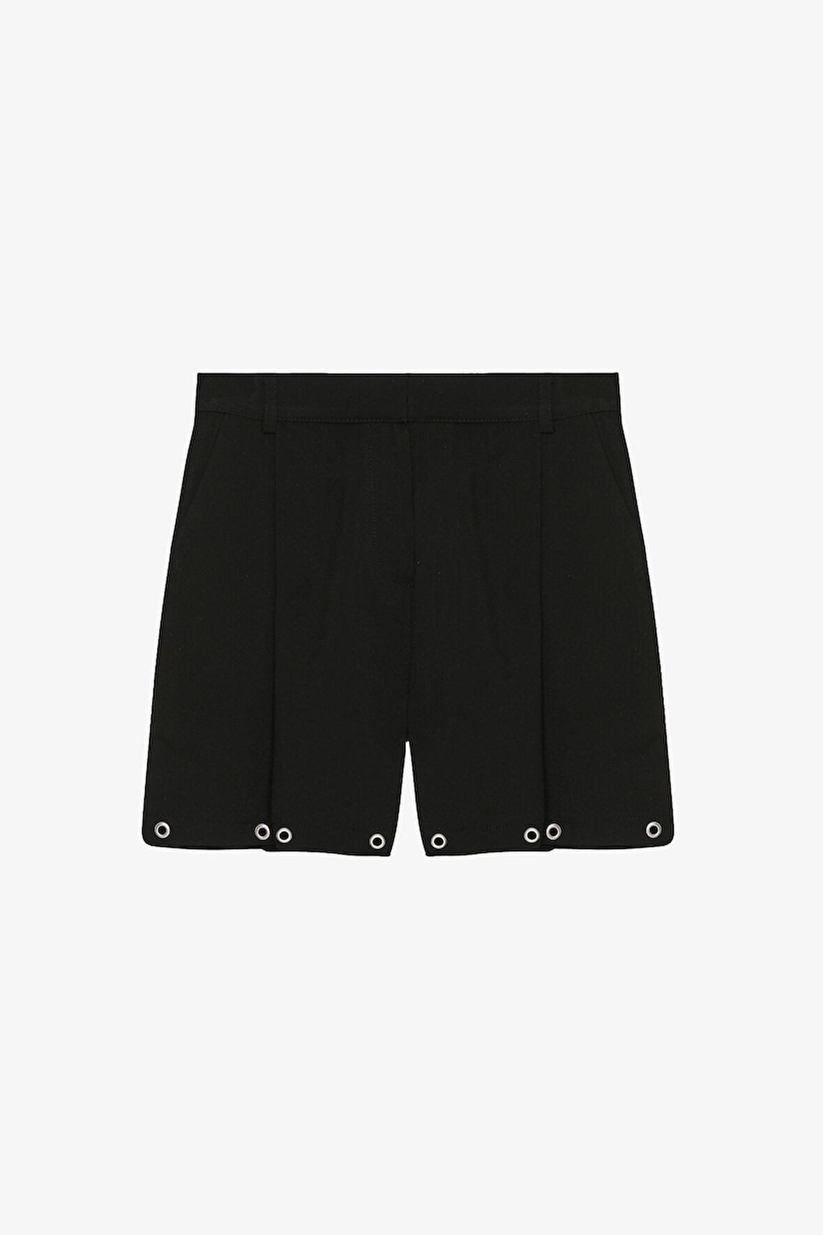 Kuş Gözü Aksesuarlı Önü Pileli Mini Şort Siyah