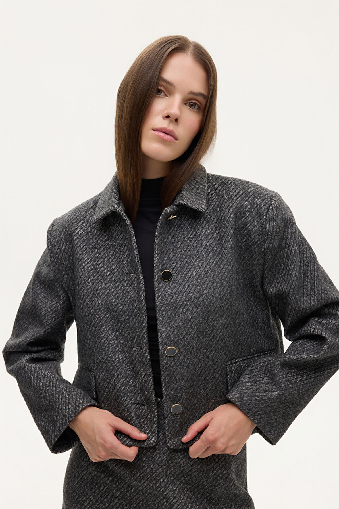 Dokulu Kapak Cepli Düğmeli Ceket Siyah