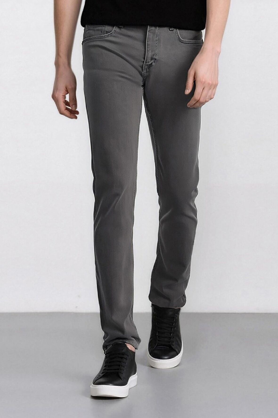 DeFacto Sergio Regular Fit Normal Kalıp Normal Bel Boru Paça Jean Pantolon E3321AX25SPNM55