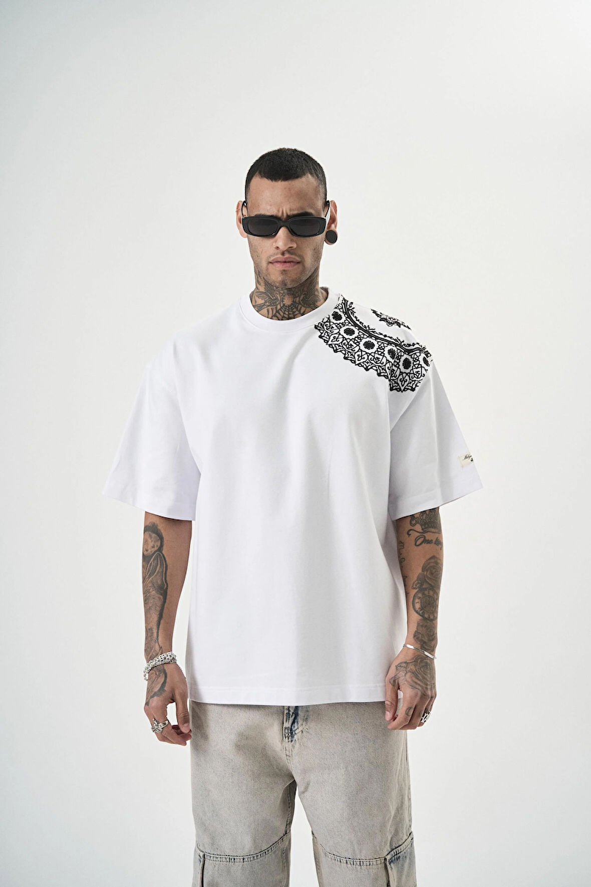Erkek Minimalism Series Nakışlı Oversize T-Shirt Beyaz