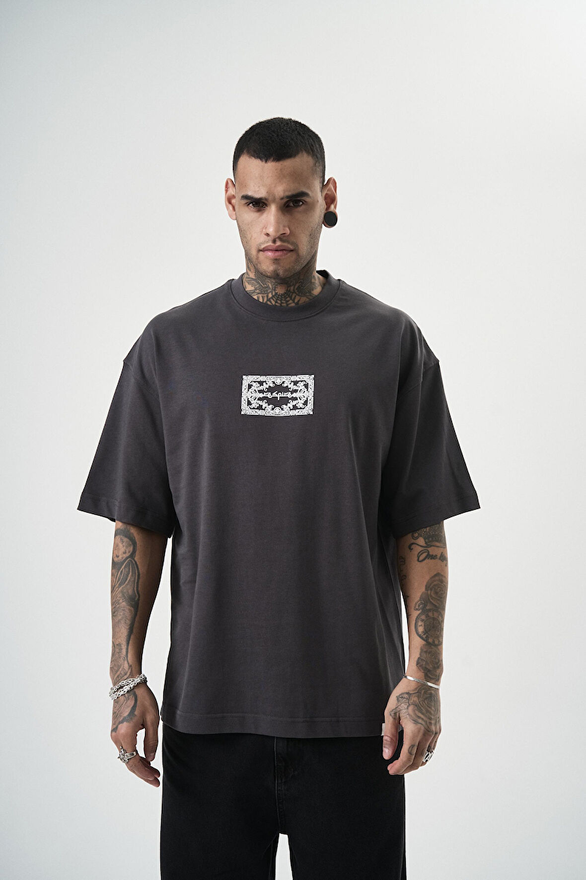 Erkek Ornaments Baskılı Oversize T-Shirt Füme