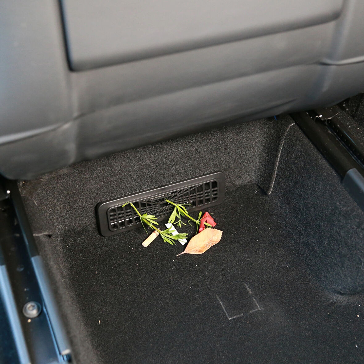 TESLA MODEL Y JUNİPER Havalandırma Koruma Kapağı (2 adet)