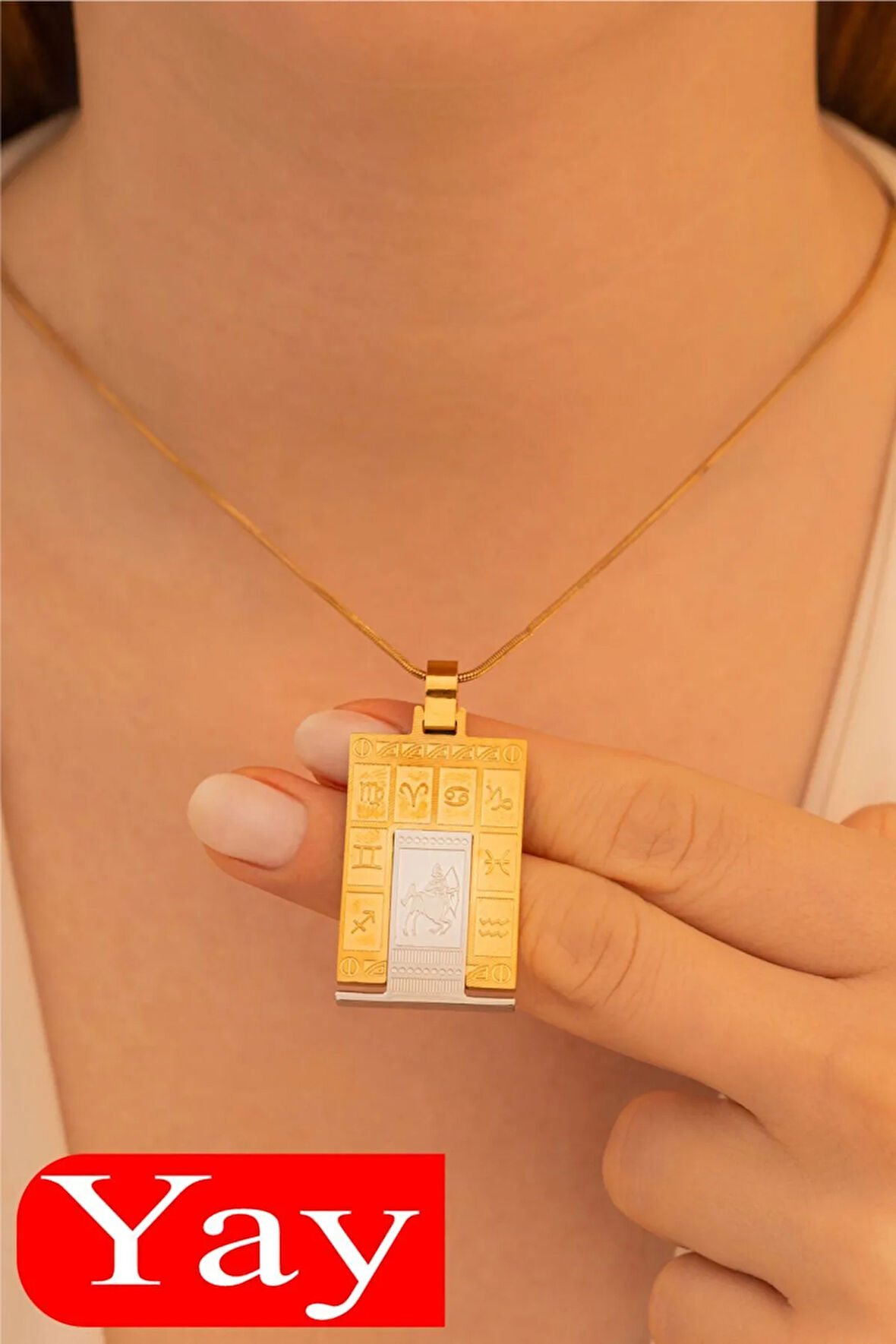 Kadın Çelik Kolye - Çelik Dikdörtgen Model Burç İşlemeli Kadın Kolye