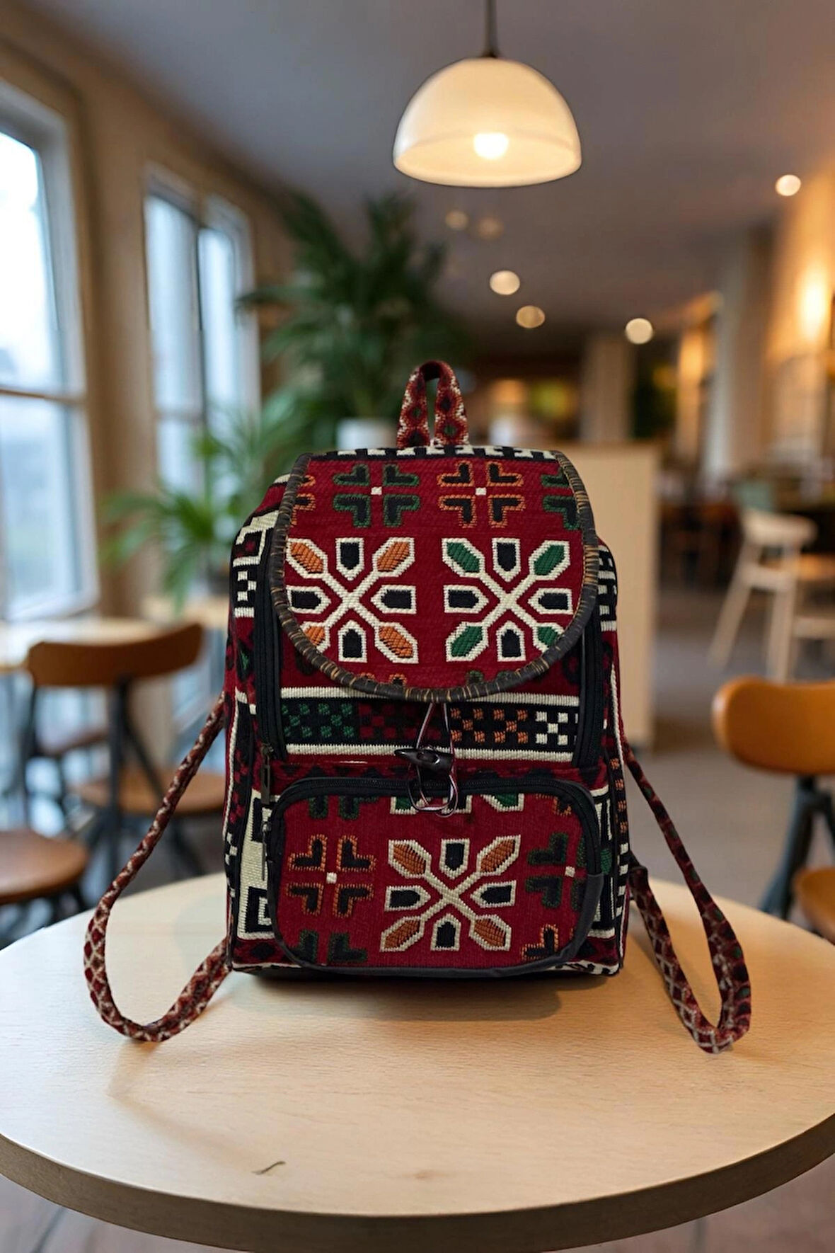 Kilim Desenli El Yapımı Sırt Çantası – Etnik Tasarım, Dayanıklı ve Katlanabilir
