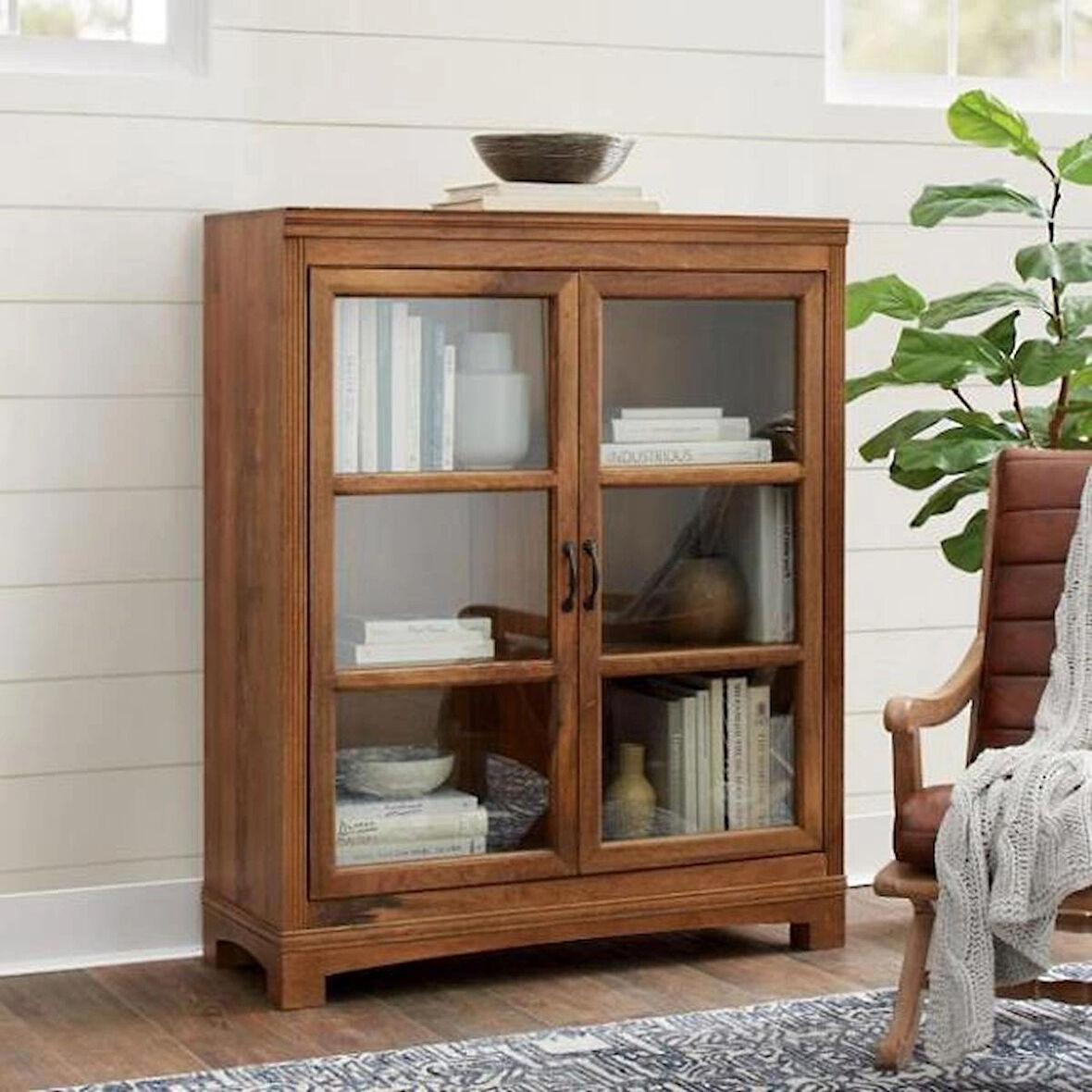 KÜÇÜK MASİF VİTRİN