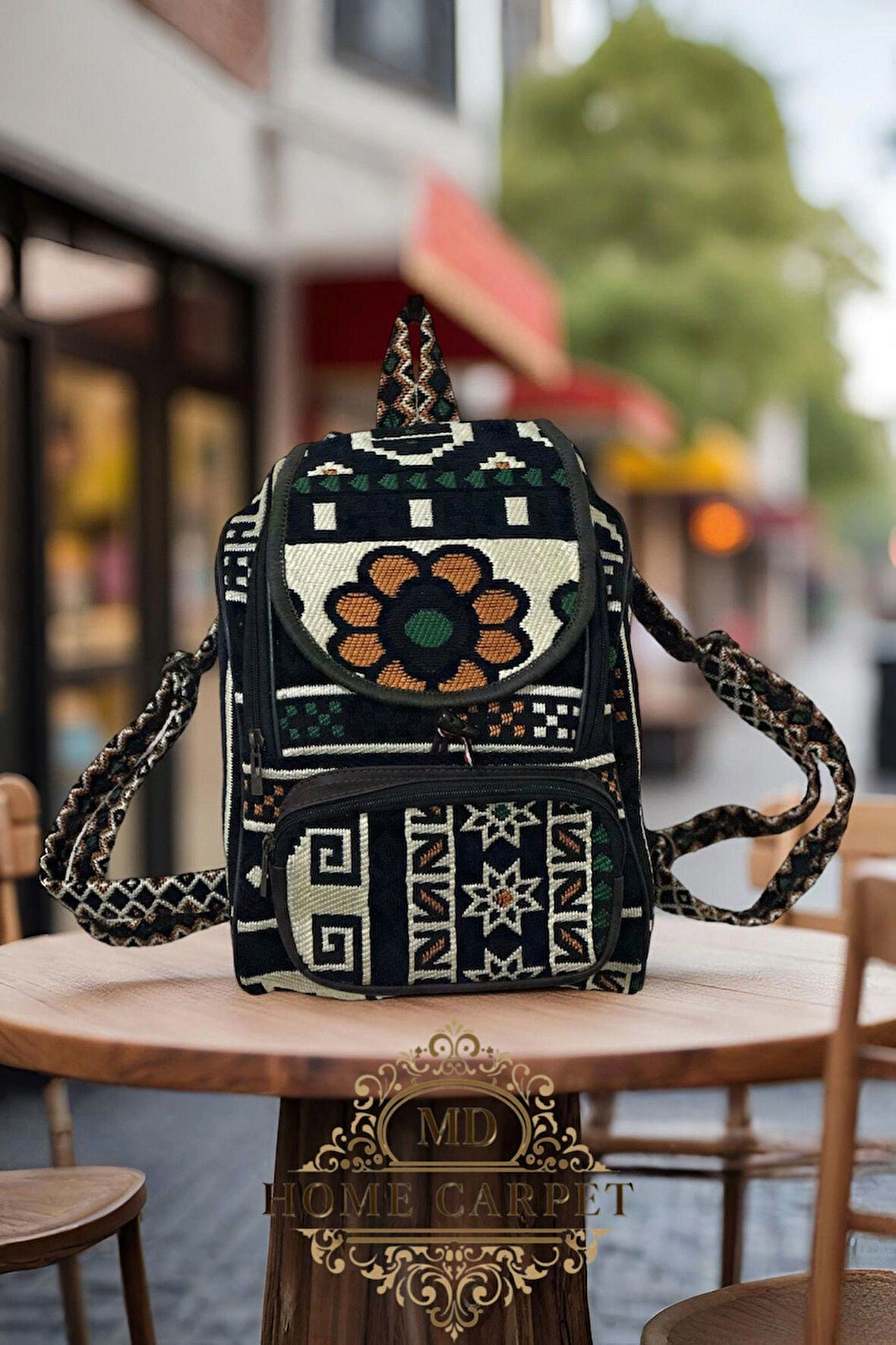 Kilim Desenli El Yapımı Sırt Çantası – Etnik Tasarım, Dayanıklı ve Katlanabilir