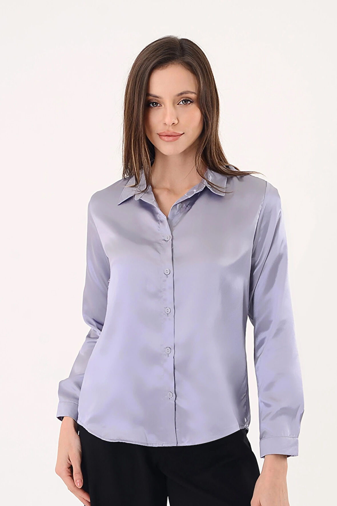 Kadın Hafif Dökümlü Gri Saten Gömlek