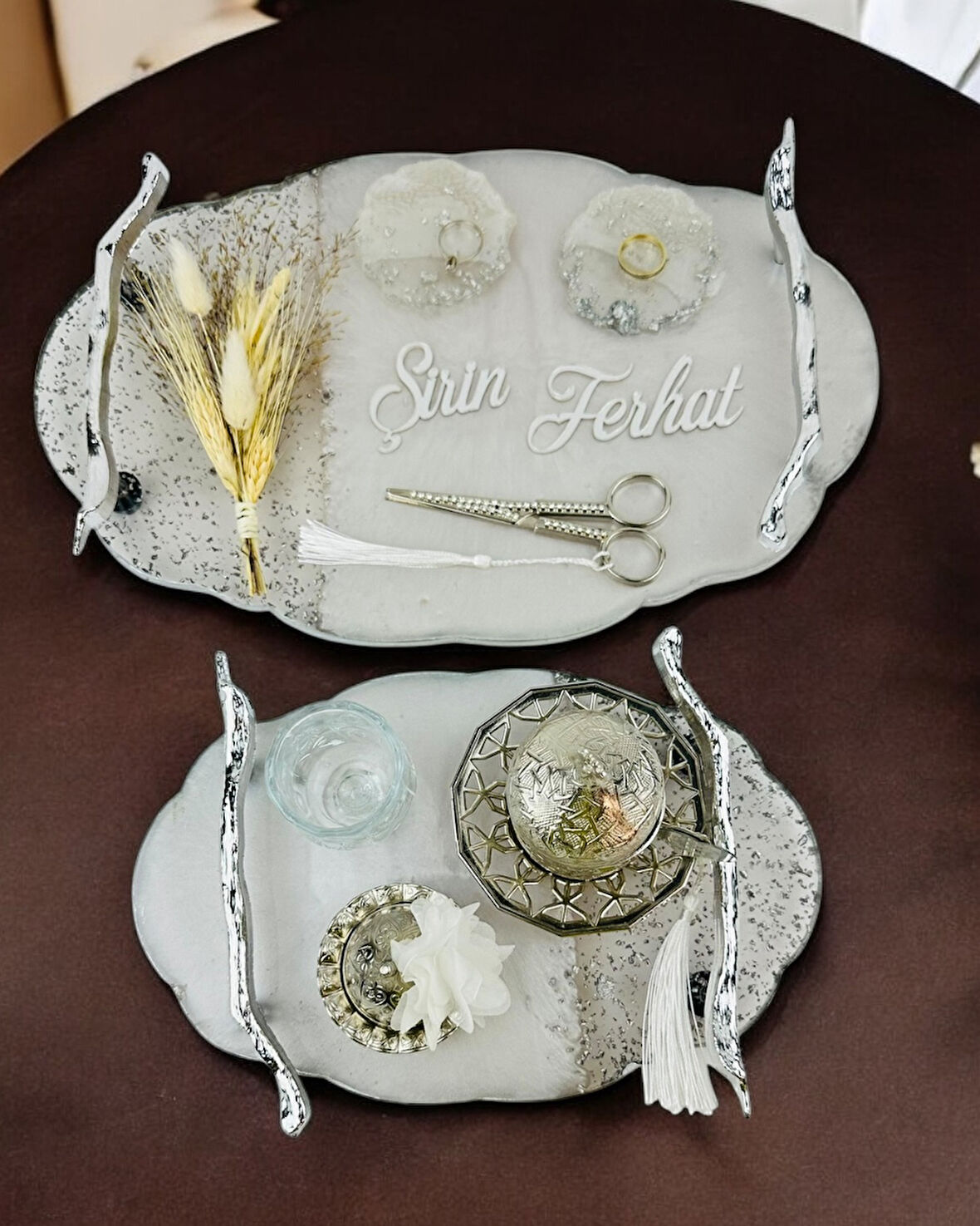  Enchant Gümüş Polyester Söz Tepsisi ve Damat Kahve Fincan Tepsisi 