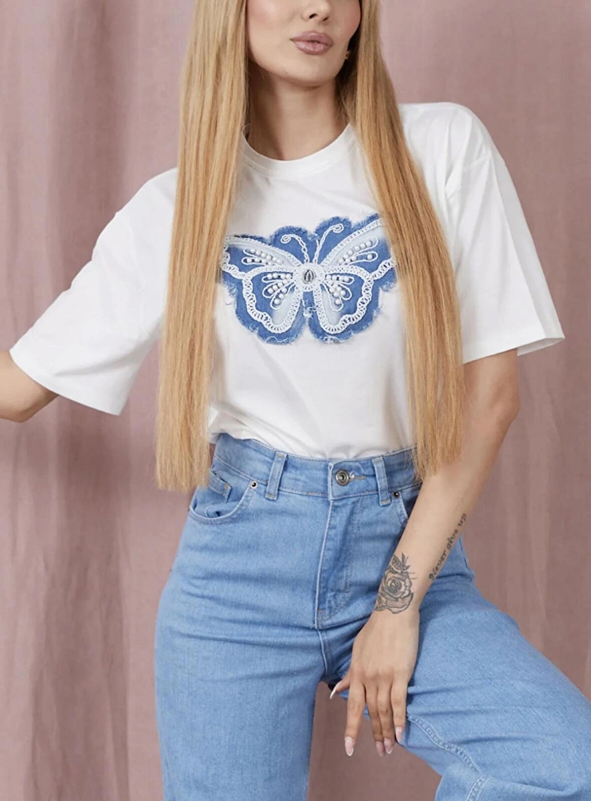 Kelebek Baskılı İncili T-shirt 