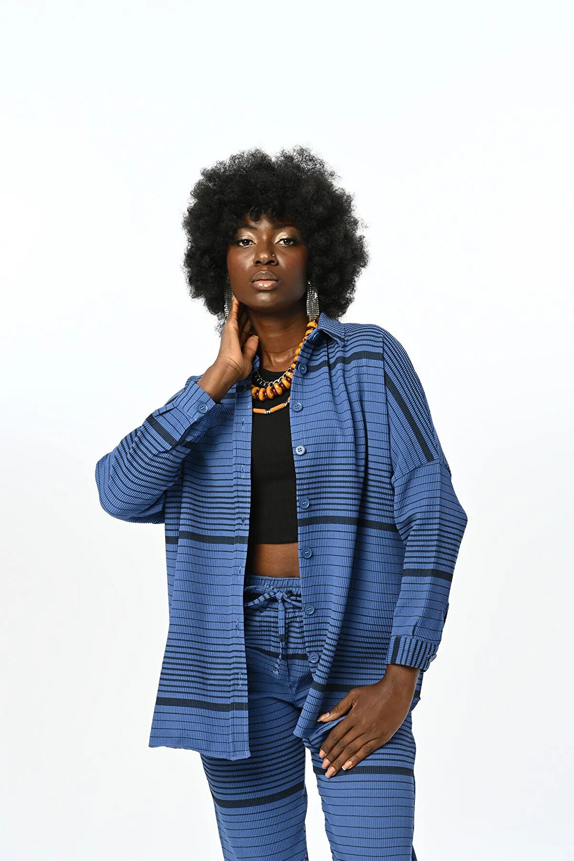 Yatay Çizgi Desenli Oversize Kesim Gömlek