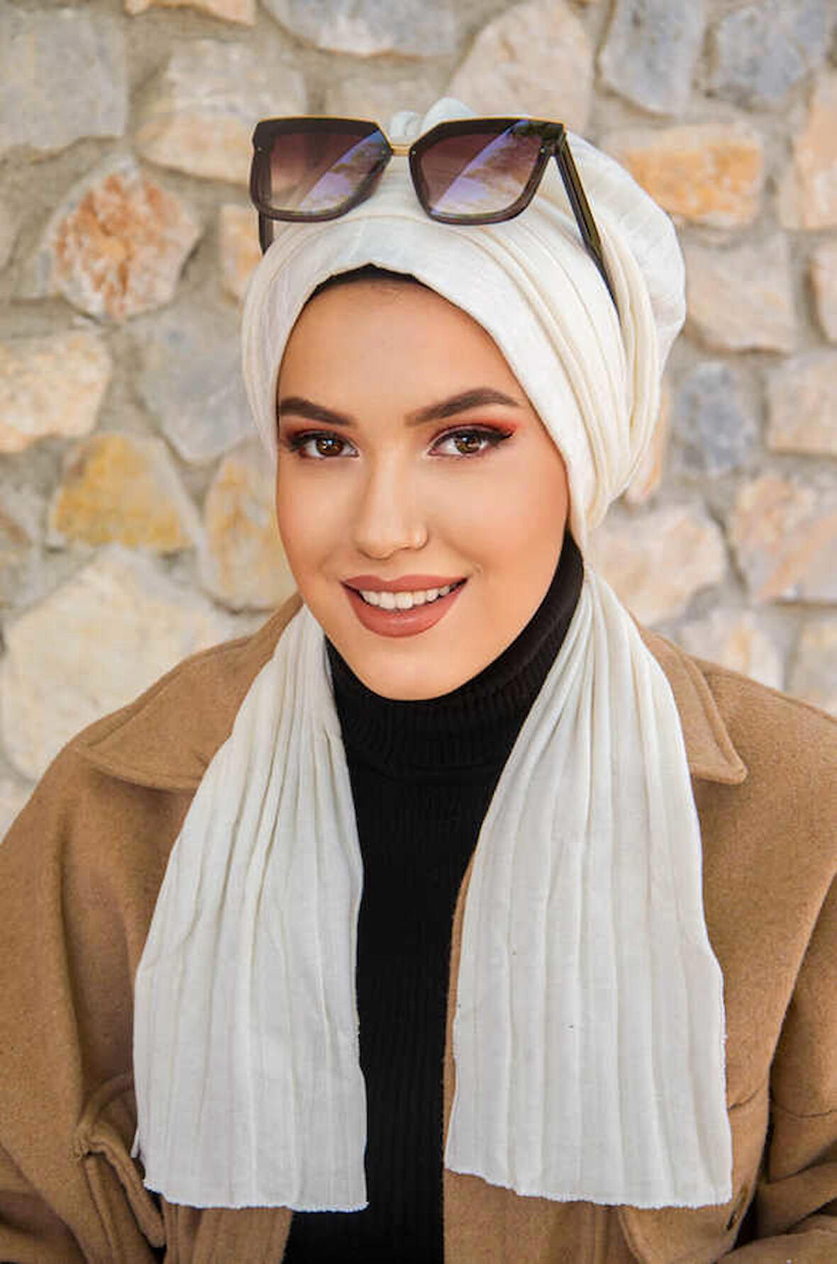 Beyaz Kalın Fitilli Atkılı Tesettür Bone