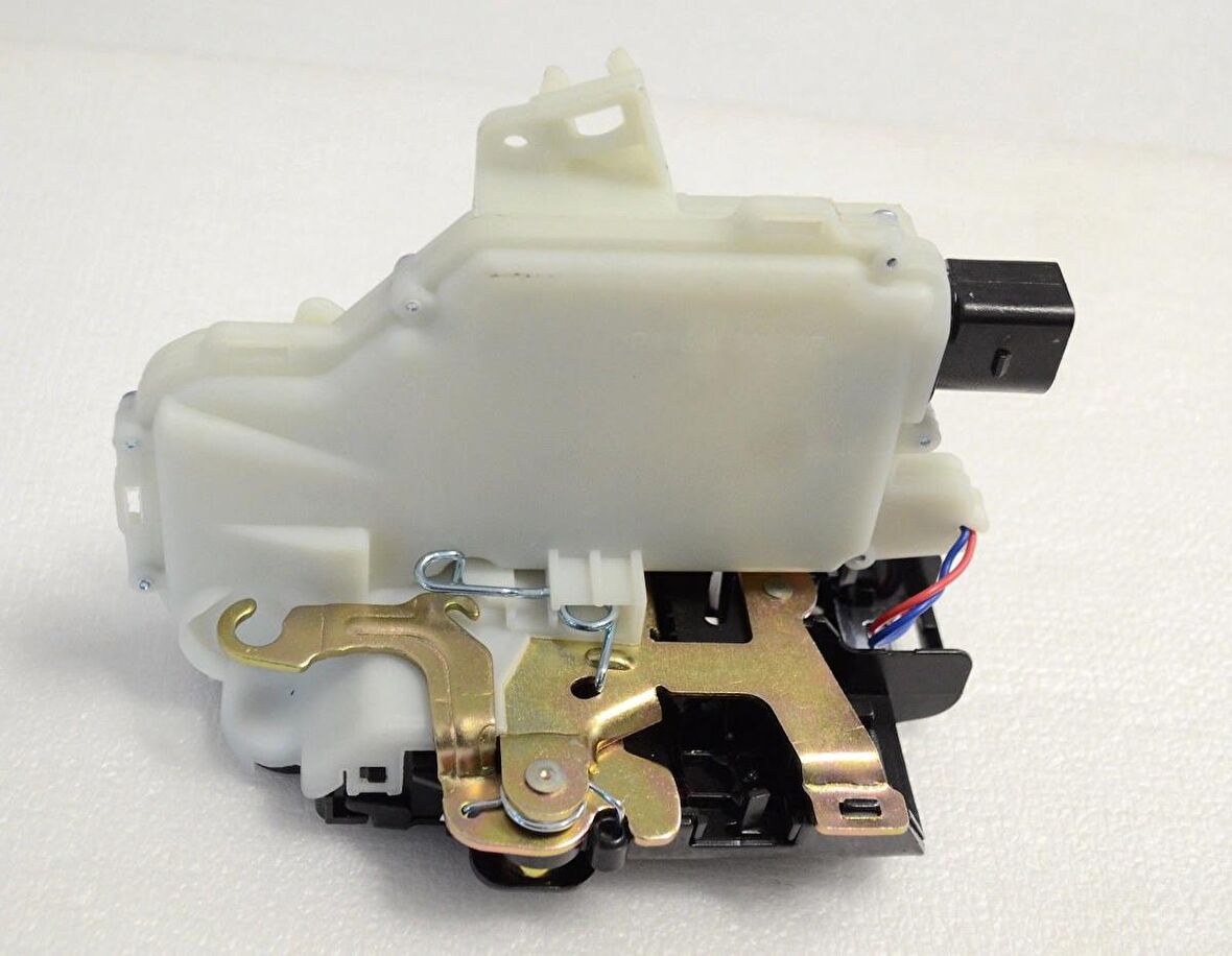 VOLKSWAGEN GOLF SAĞ ARKA KAPI KİLİT MOTORU 6 PİN 