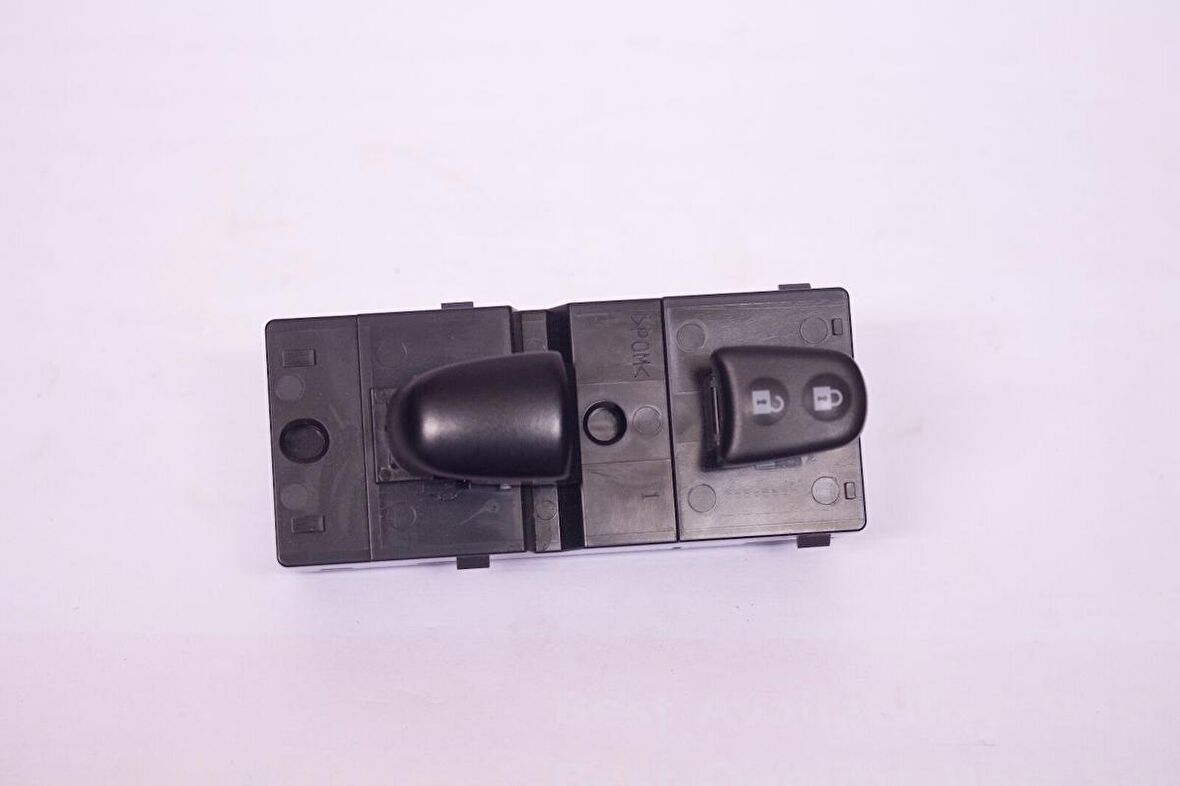 NİSSAN JUKE 2011-2017 CAM AÇMA DÜĞMESİ ÖN SÜRÜCÜ TARAFI