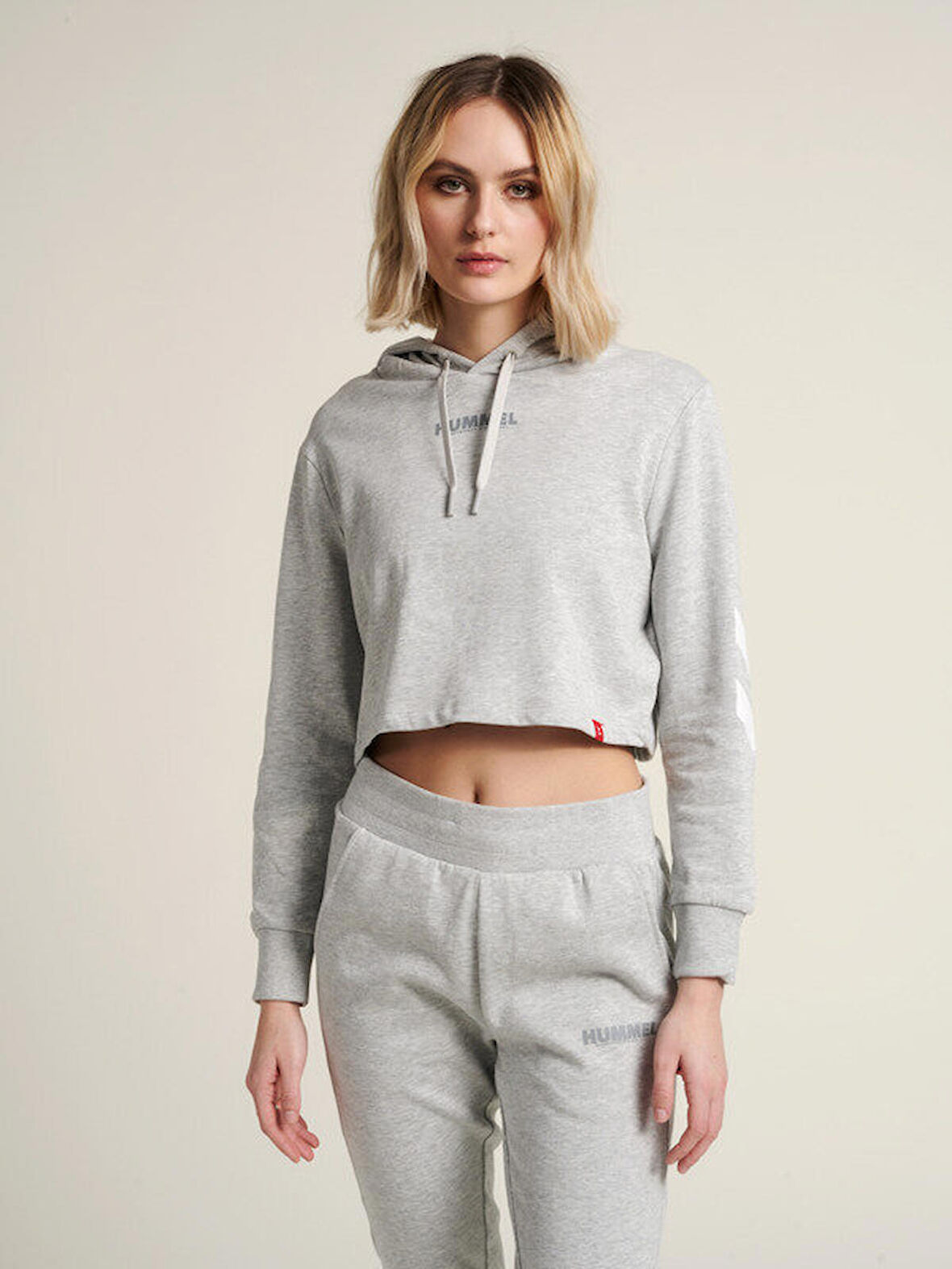 Hummel Legacy Woman Cropped Hoodie 212561-2006