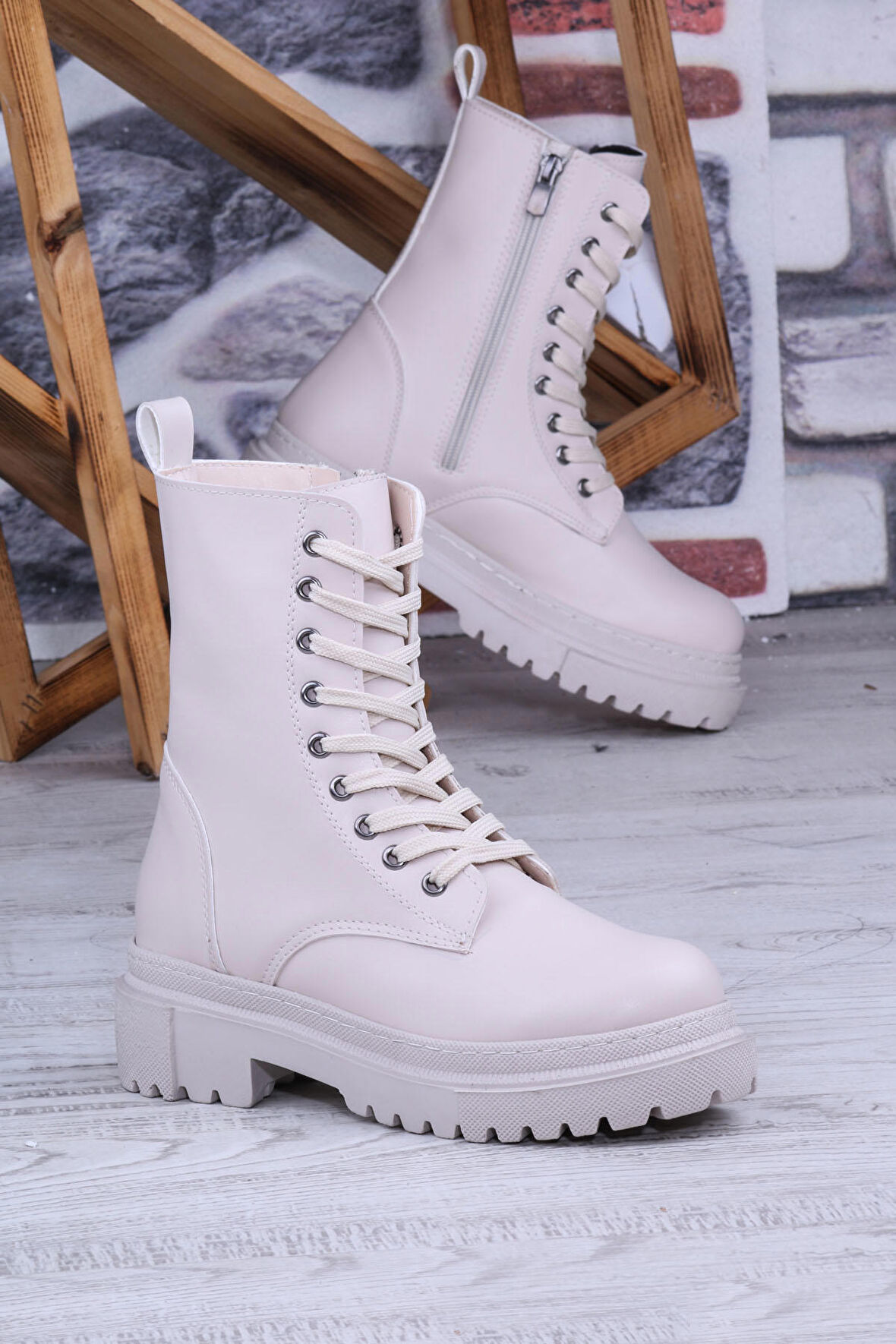 Ghattix Kadın Bağcıklı Fermuarlı Postal Düz Bot