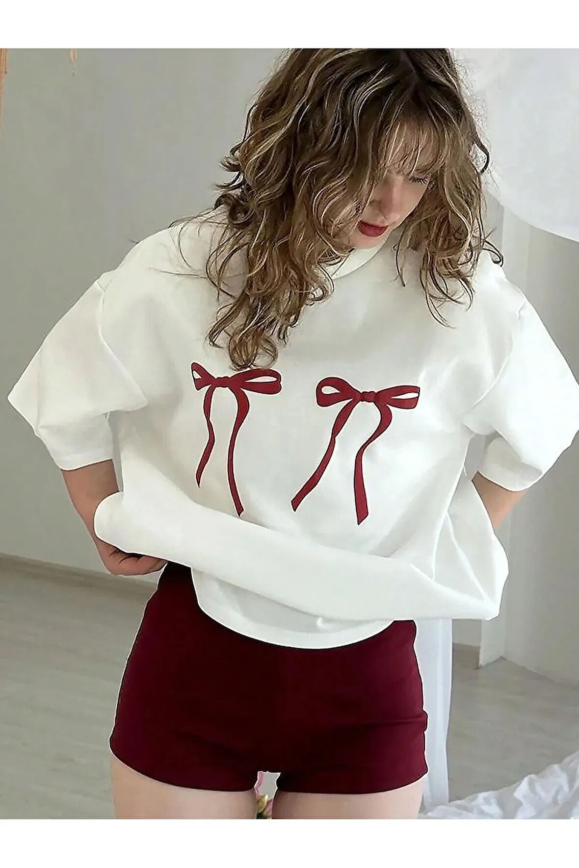 Kadın Çift Kurdele Baskılı Bisiklet Yaka Tshirt