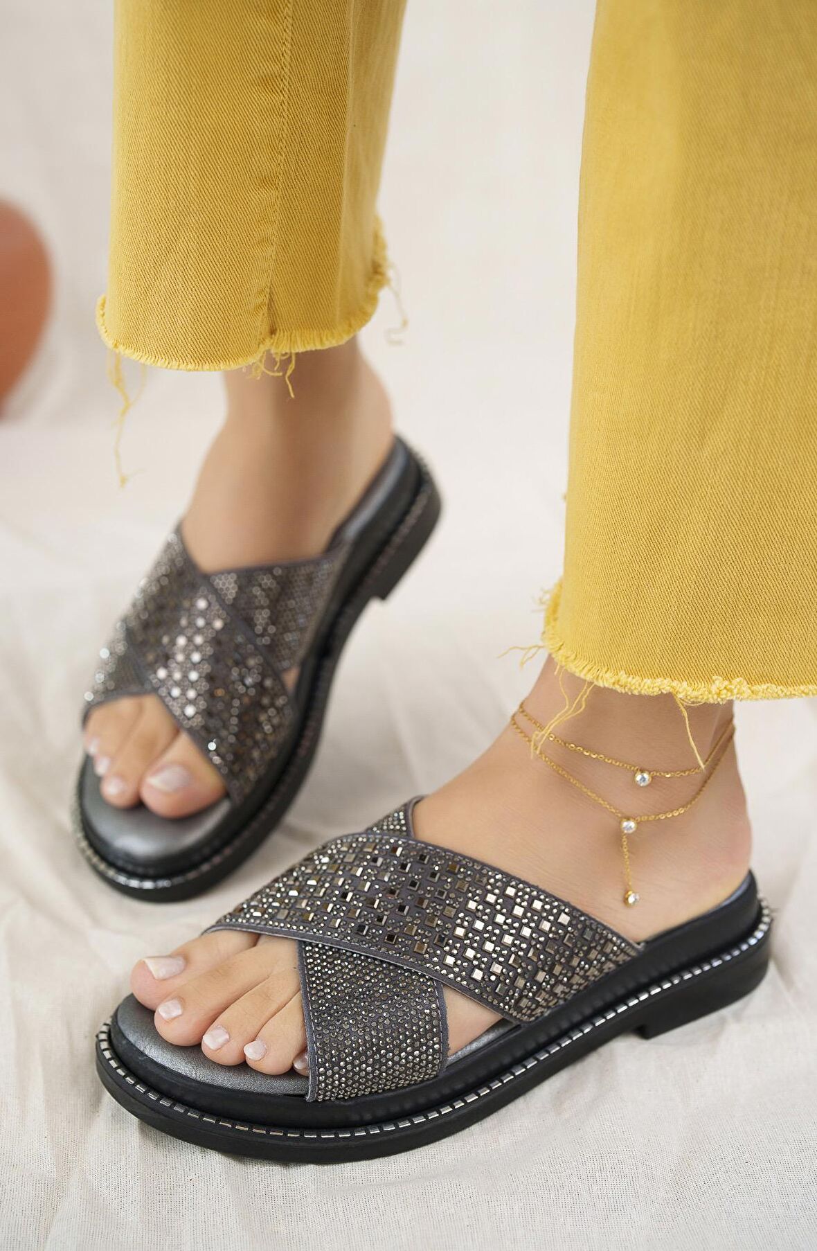 Khayt Sharone Anatomik Ortopedik Taşlı Günlük Kadın Terlik