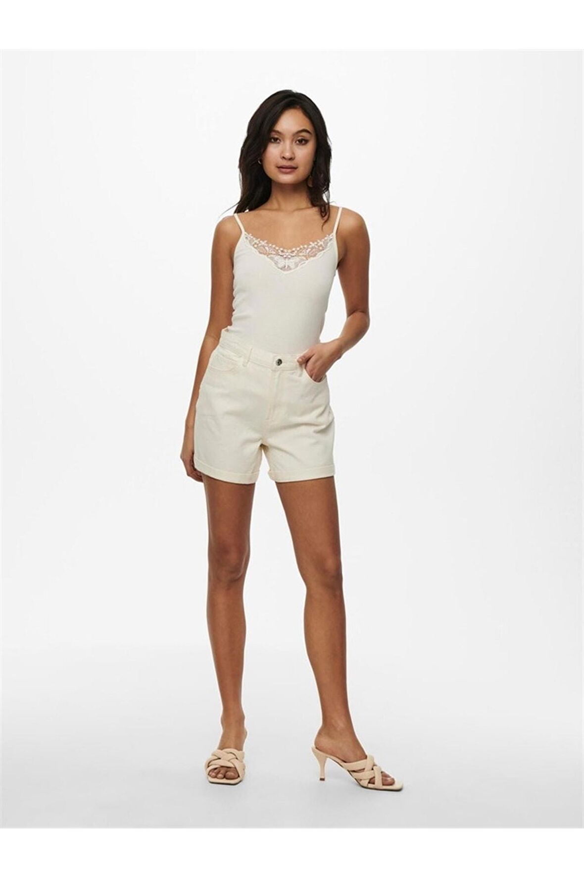 Only Onlvega Krem Kot Şort Mom Shorts - 15230571
