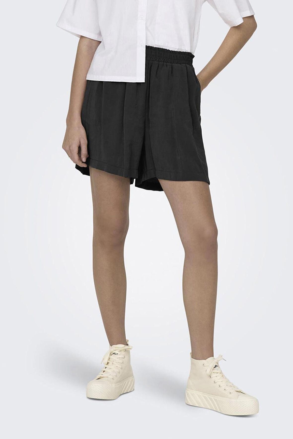 Only Bayan Short 15313199