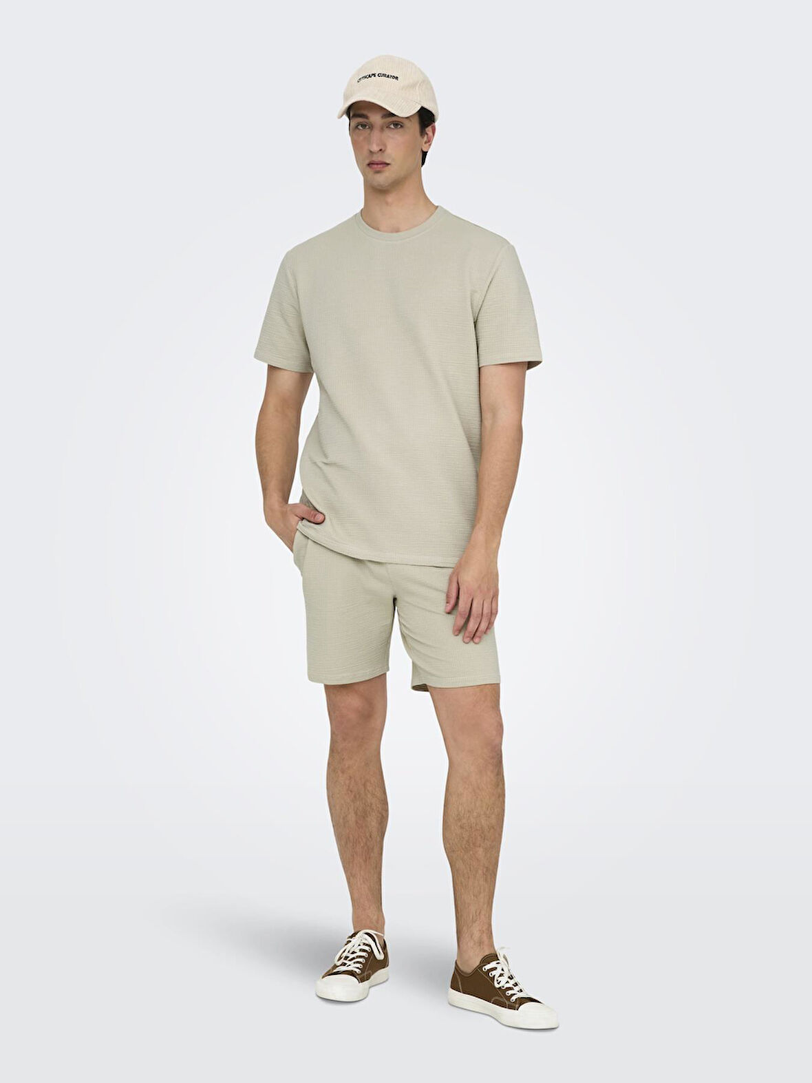 ONLY & SONS Erkek Seersucker Kumaş Rahat Kesim Şort -Ekru