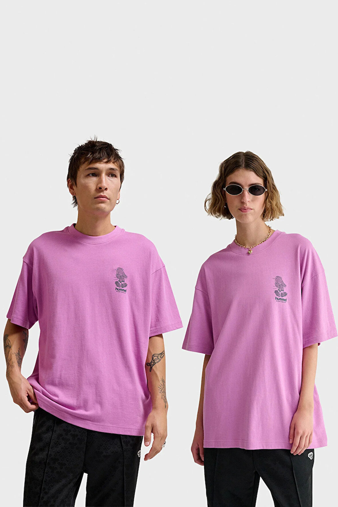 Hummel LOOSE BEES STADIUM KISA KOLLU TİŞÖRT