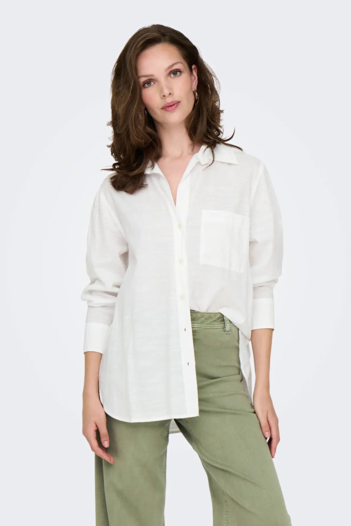 Only Kadın Onlsalına Tek Cep Detaylı Önü Kısa Arkası Uzun %100 Pamuk Gömlek 15335255 Ekru