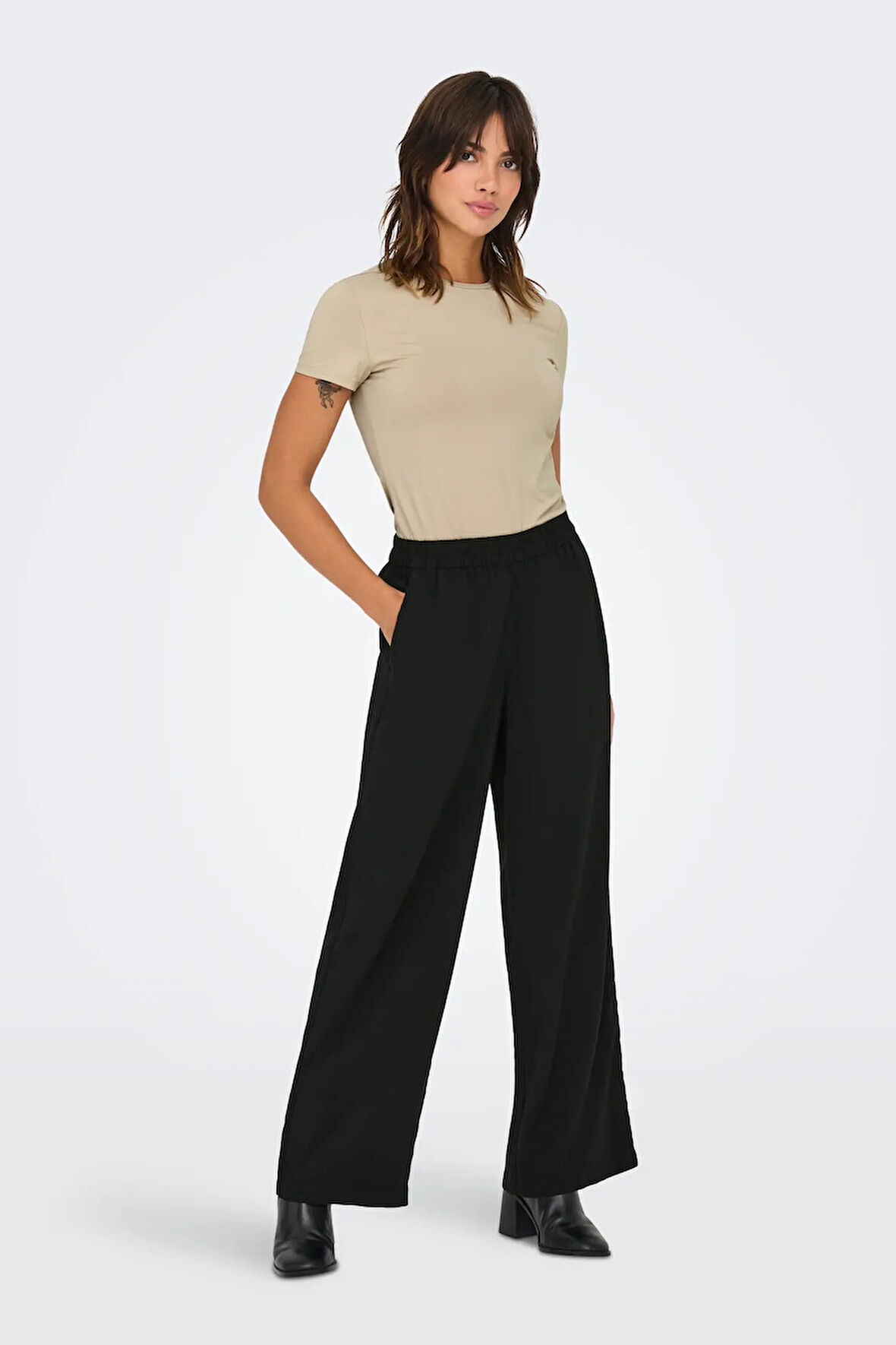 Only Kadın Onlarıs Rahat Kalıp Beli Lastikli Cepli Pantolon 15337956 Siyah