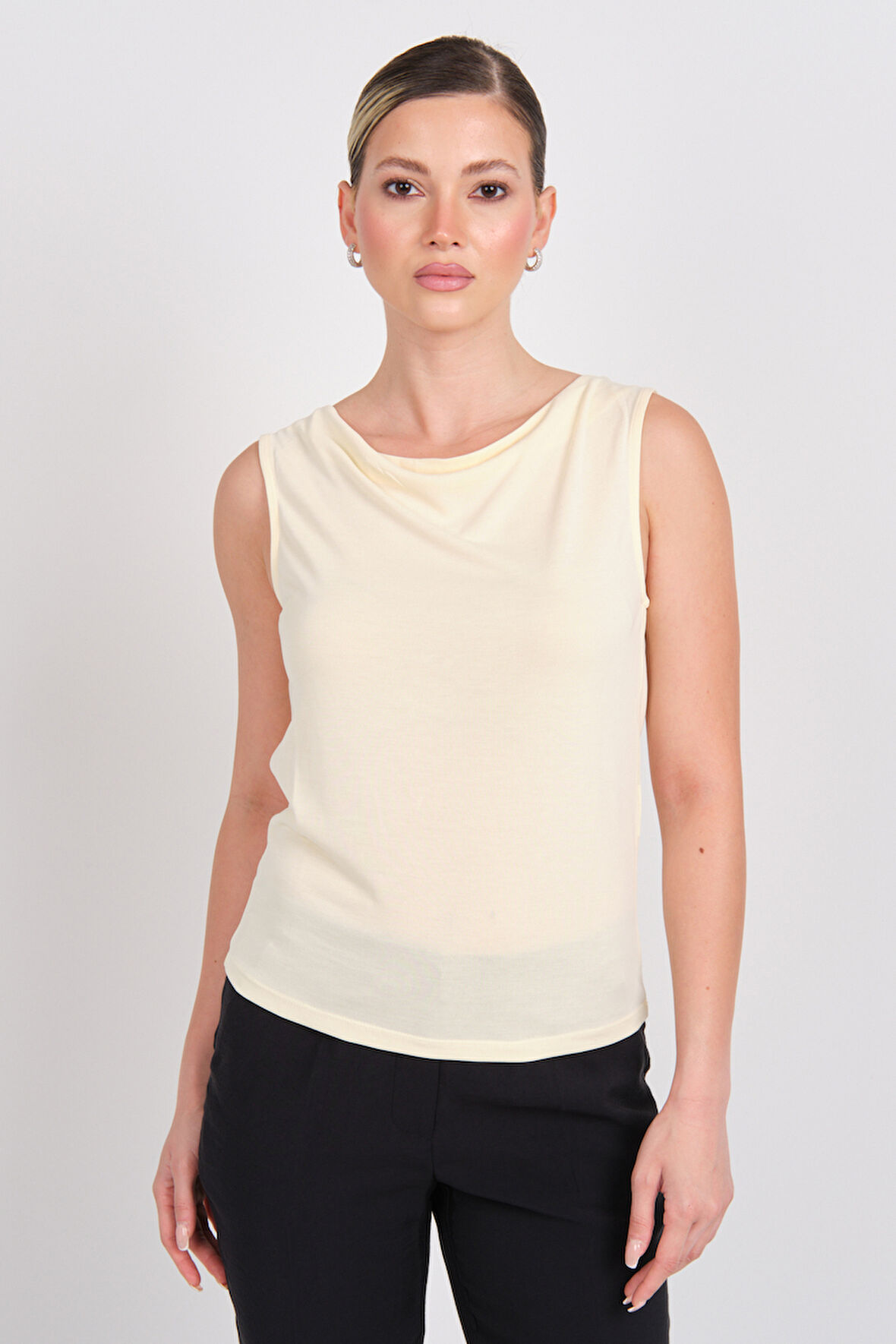 Only Kadın Onlfree Kolsuz Bisiklet Yaka T-Shirt 15351020 Sarı